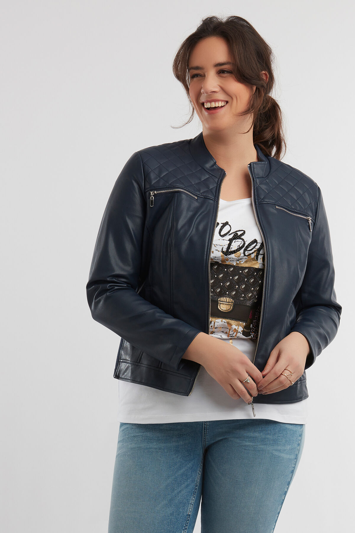 Chaqueta de cuero sint&eacute;tico de cuello redondo image number 3