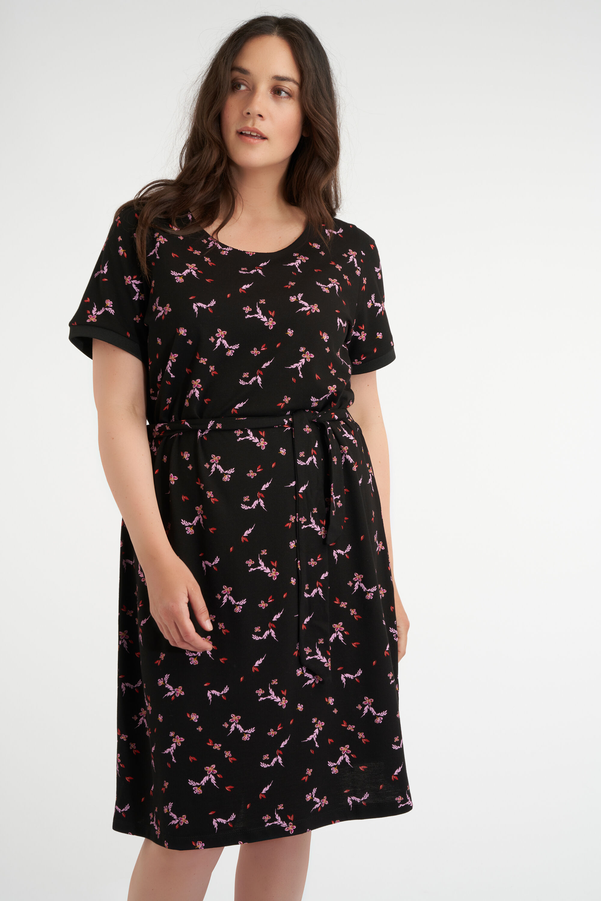 Vestido con cinto image number 5