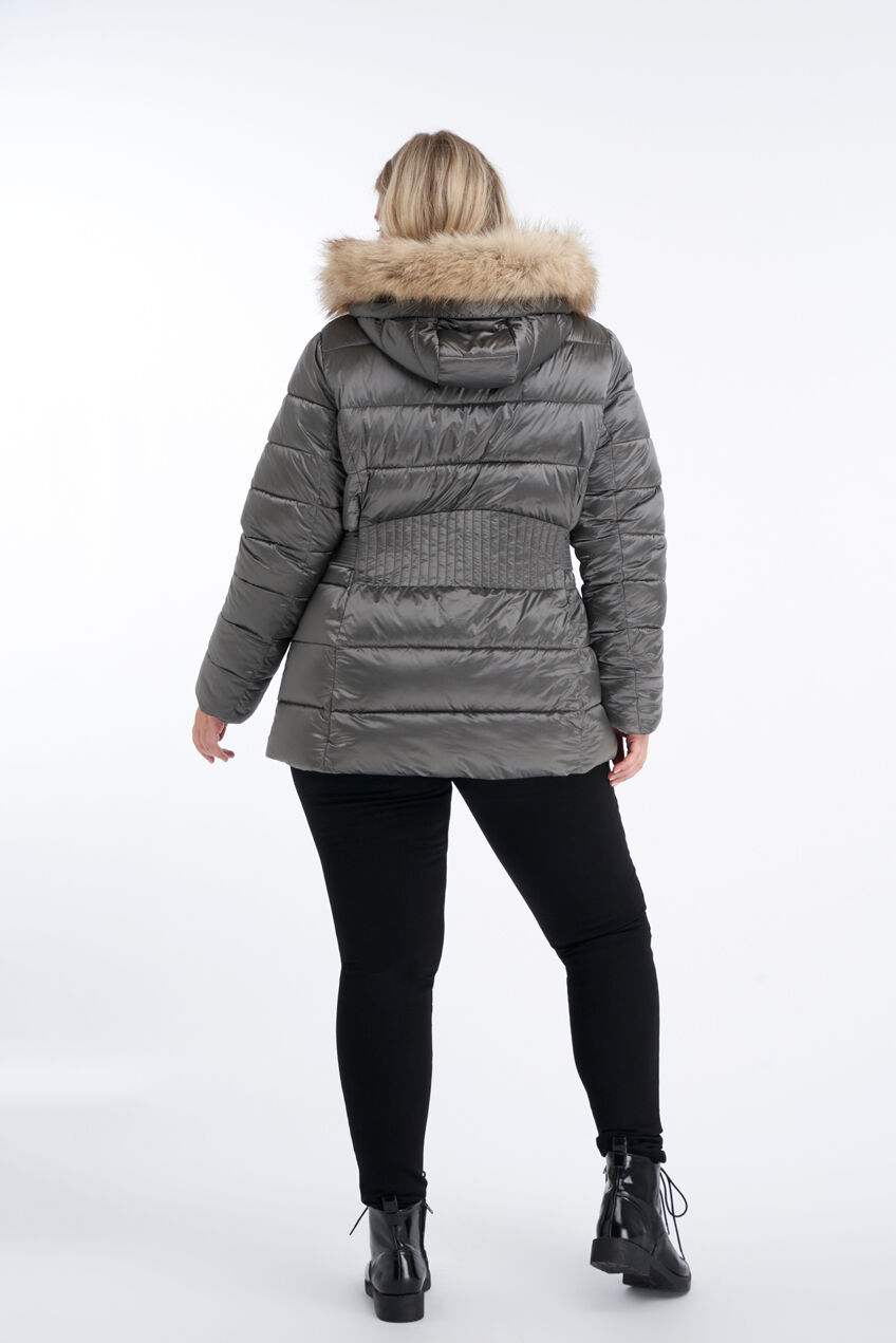 Chaqueta acolchada con capucha  image number 3