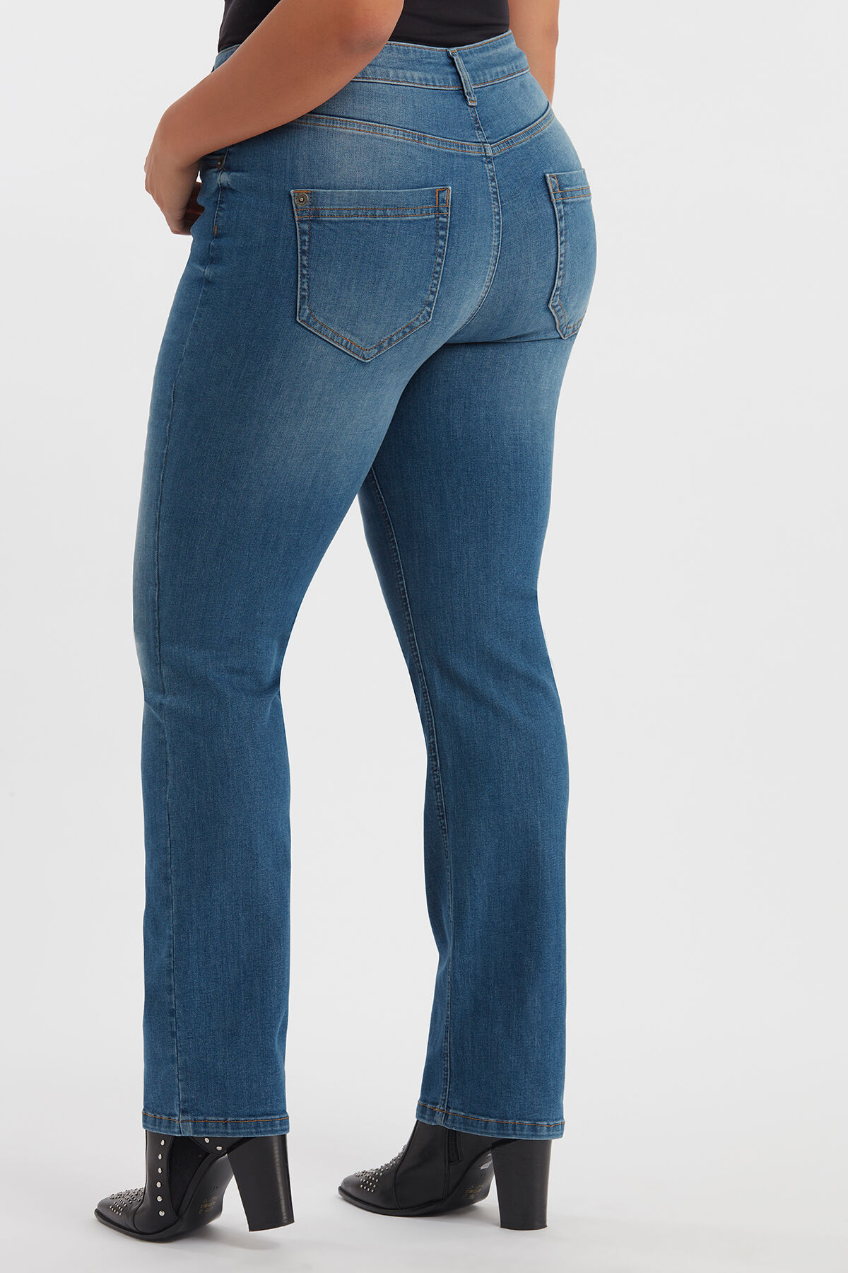Vaqueros holgados modelo ROSE image number 4