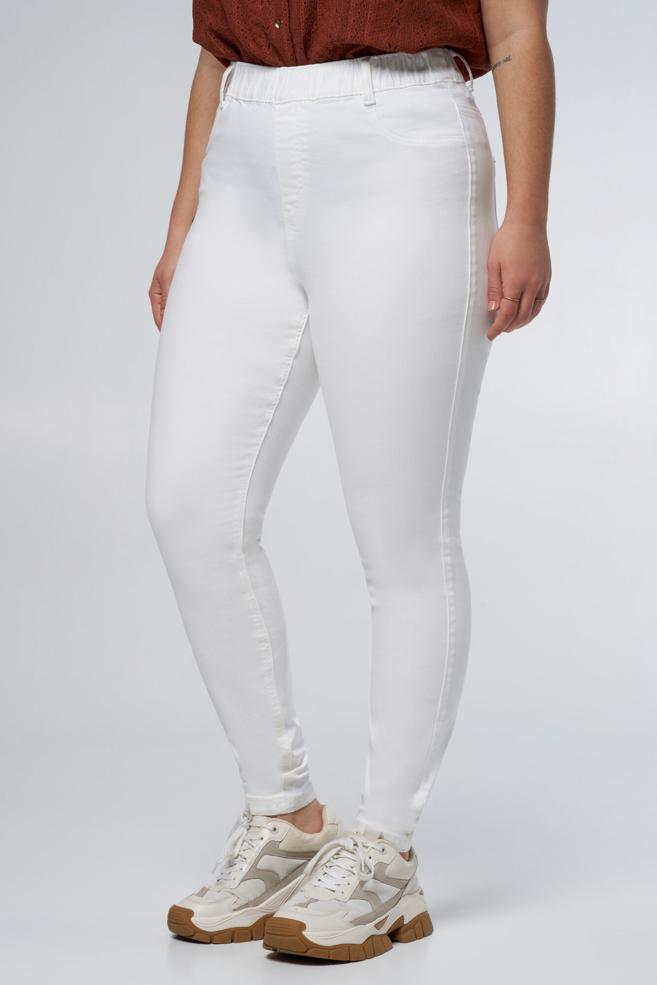 Trecking de piernas flacas image number 5