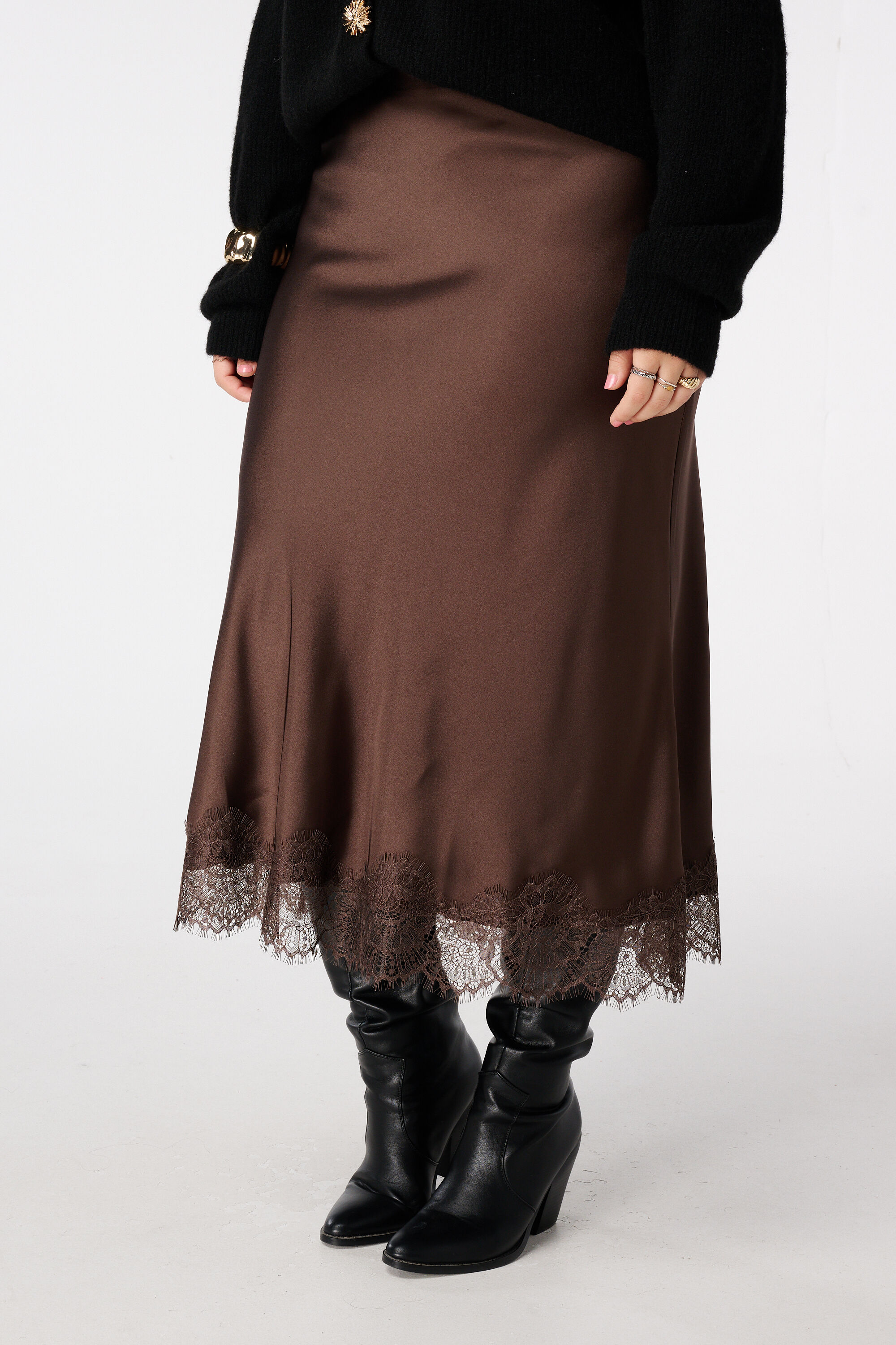 Falda con efecto satinado y encaje image number 5