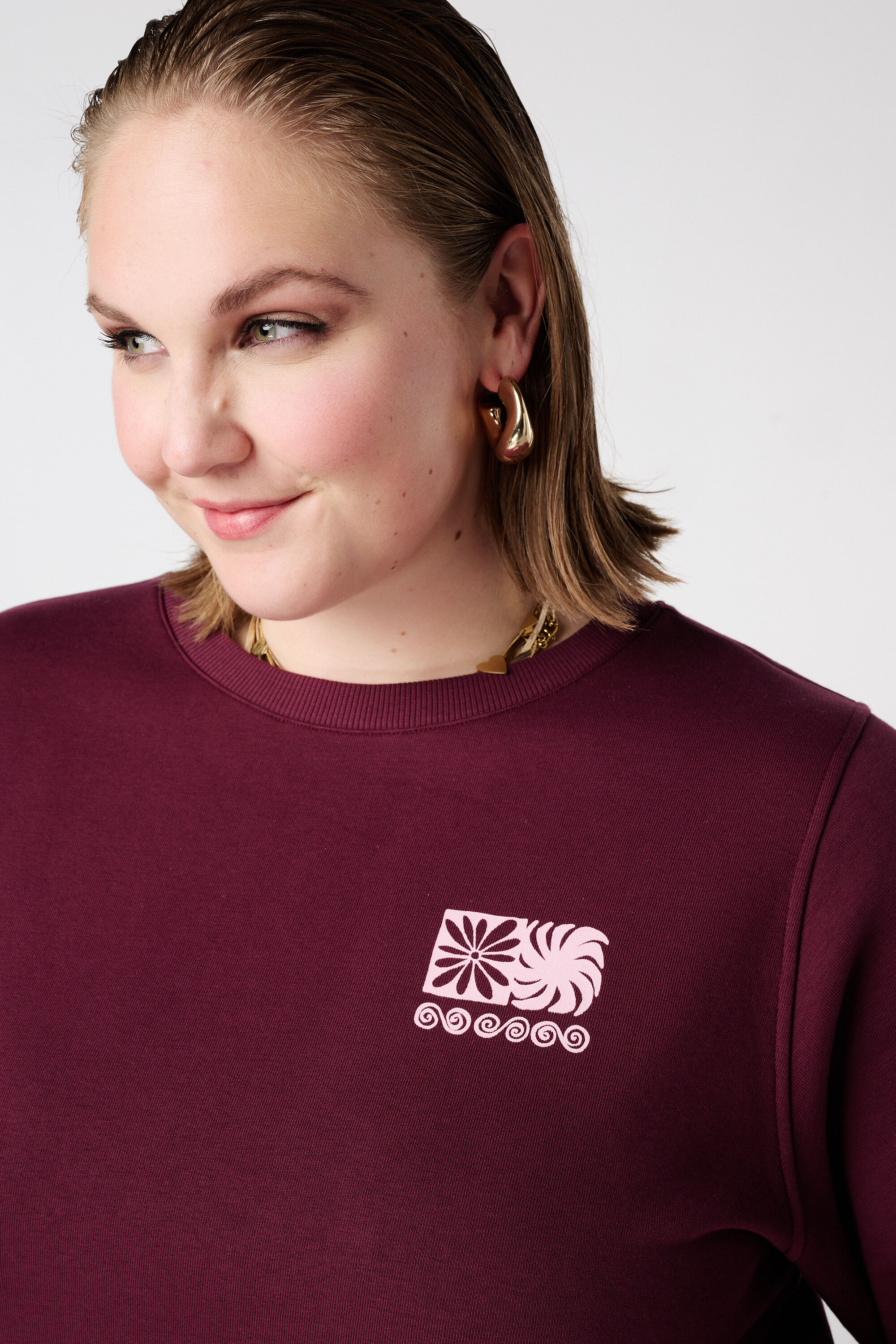 Sudadera con estampado en la espalda image number 4