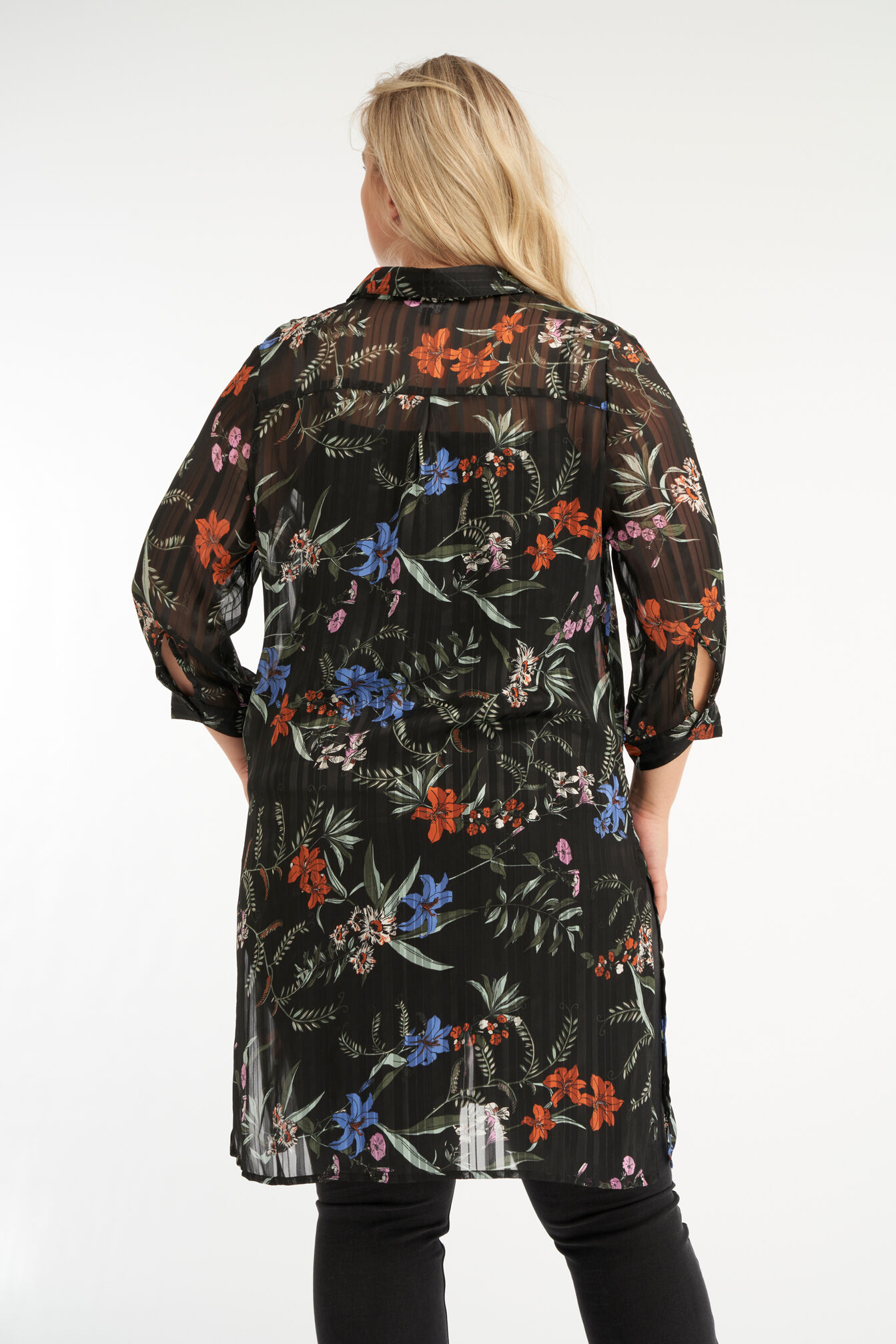 Blusa larga con estampado image number 3