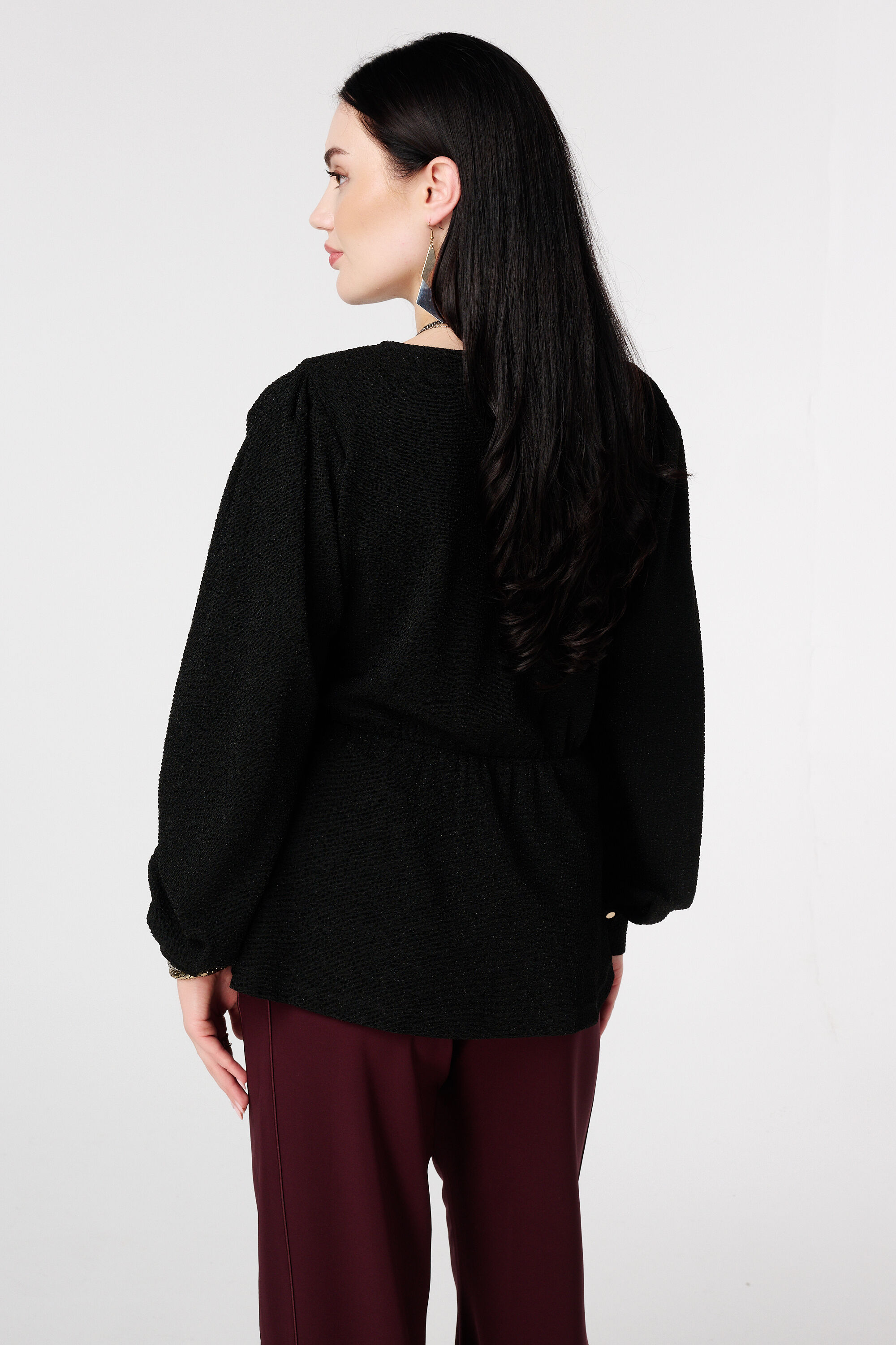 Top brillante con efecto cruzado image number 3