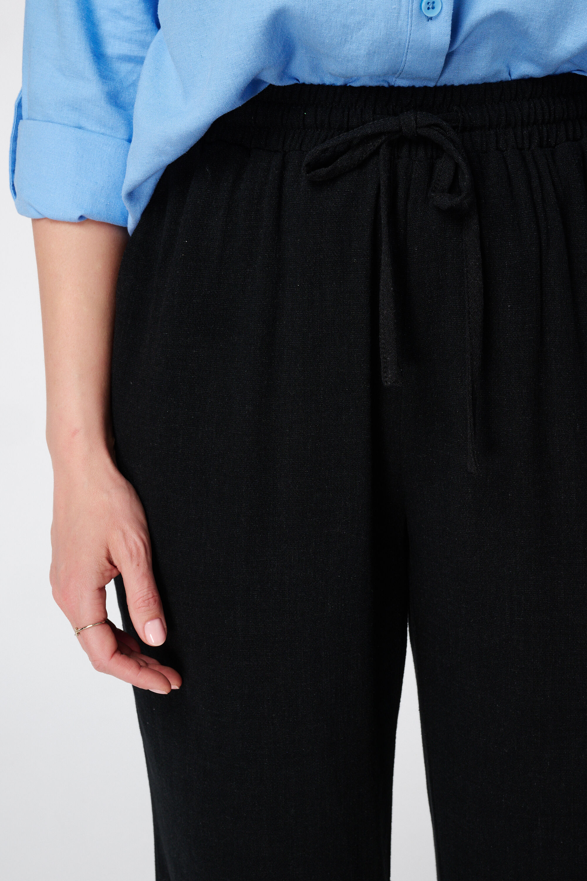 Pantalones de lino image number 4