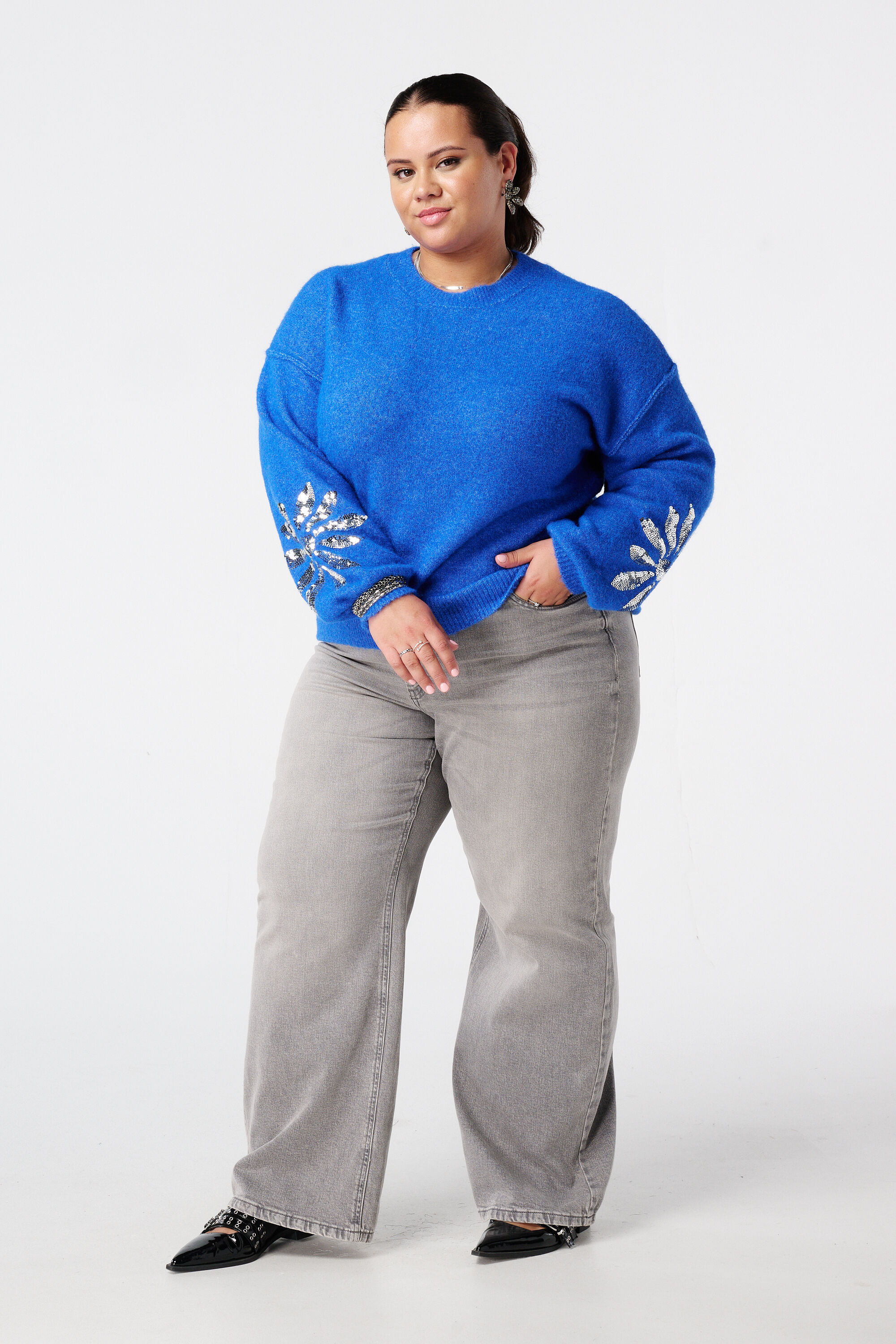 Jersey de punto con lentejuelas en las mangas image number 5