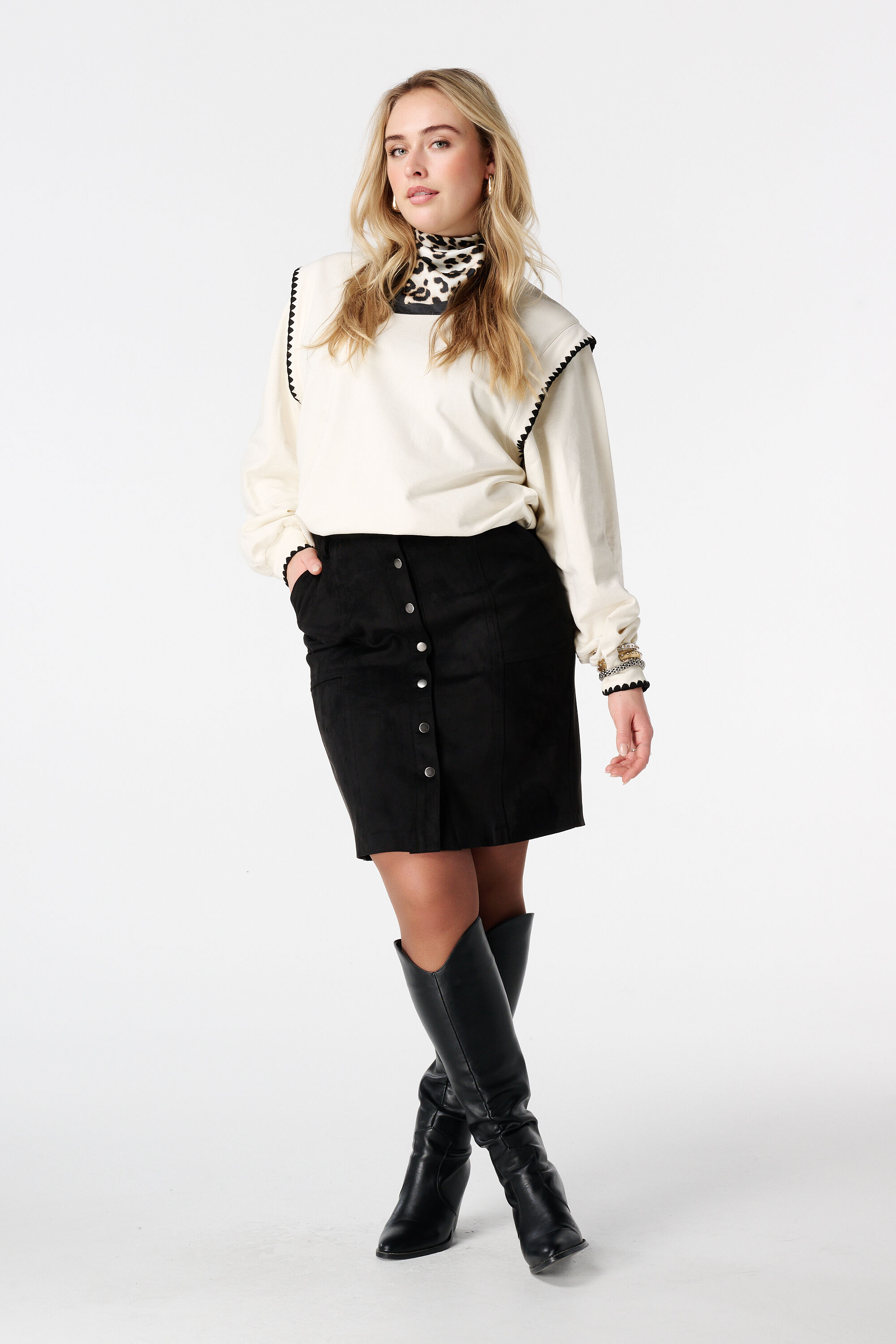 Falda de ante sint&eacute;tico