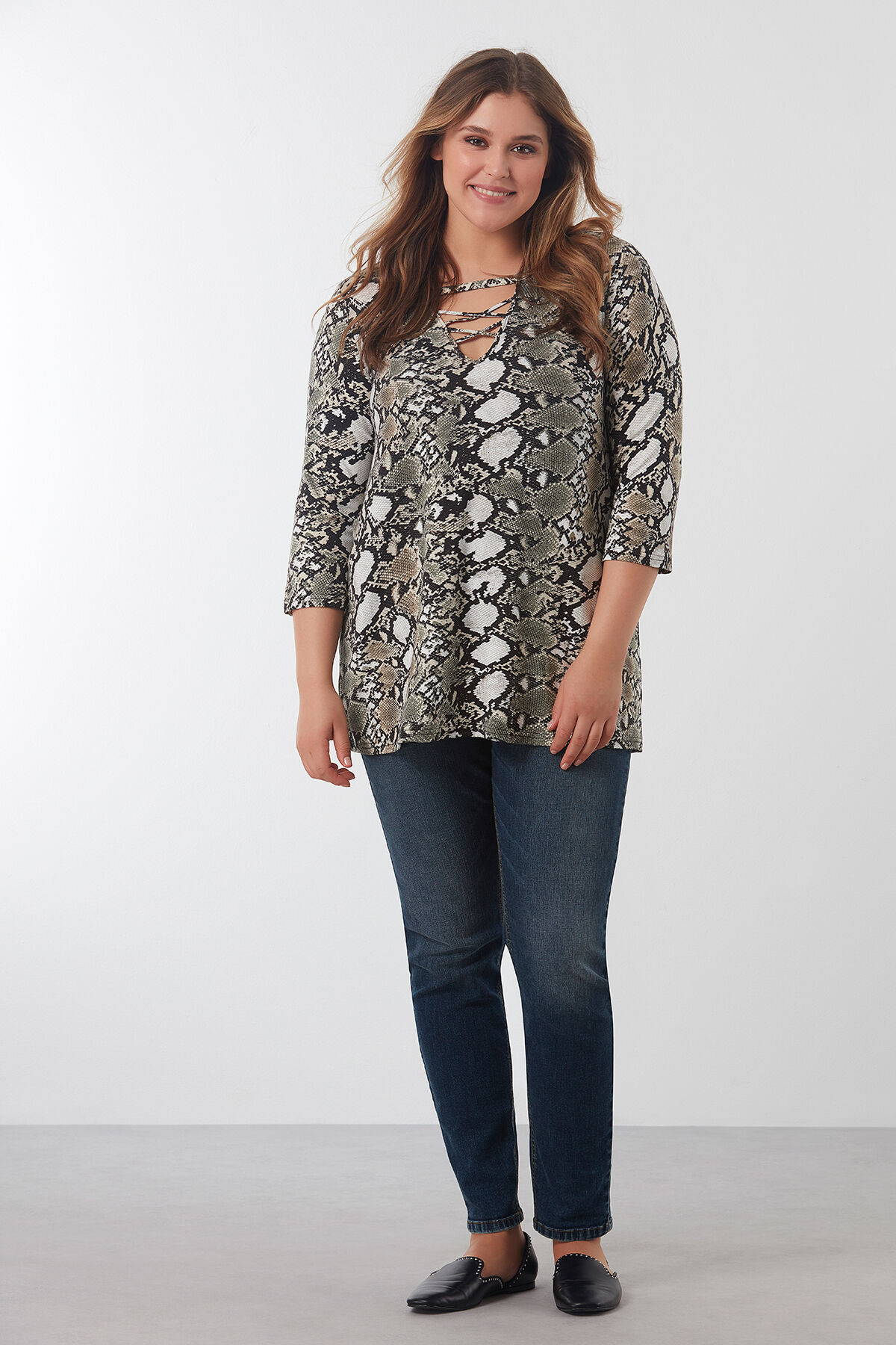 Camisa con estampado de serpiente image number 3