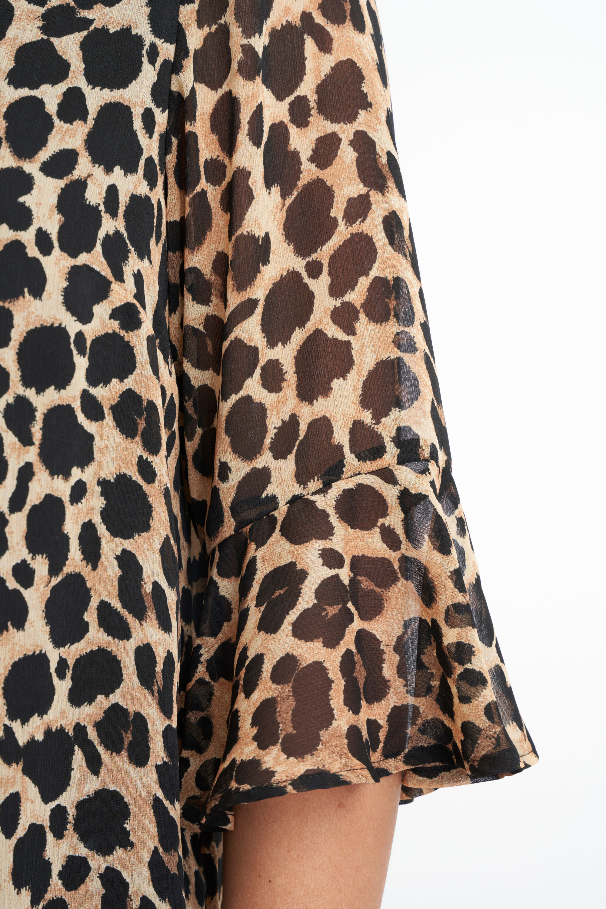 Vestido con flecos y estampado  image number 5