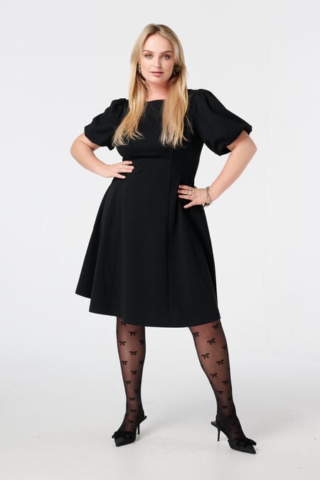 Vestido con pliegues favorecedores Vestido con pliegues favorecedores