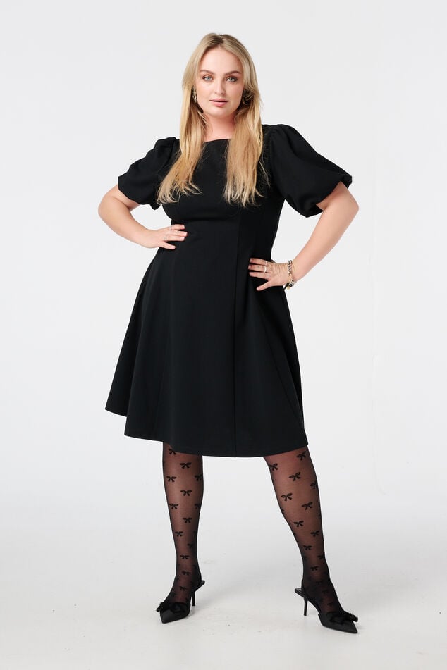 Vestido con costuras decorativas image number 0