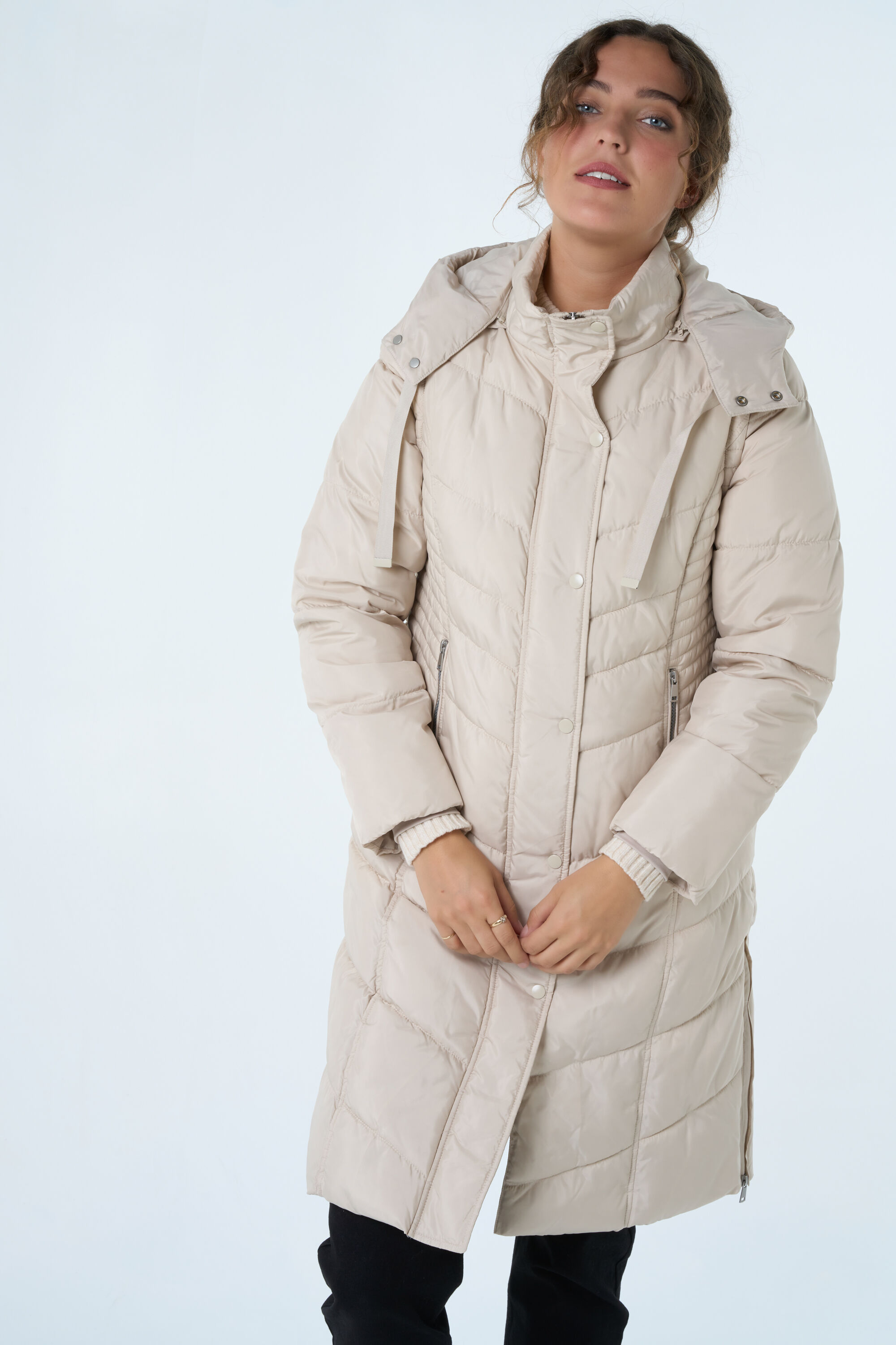 Chaqueta acolchada larga image number 6
