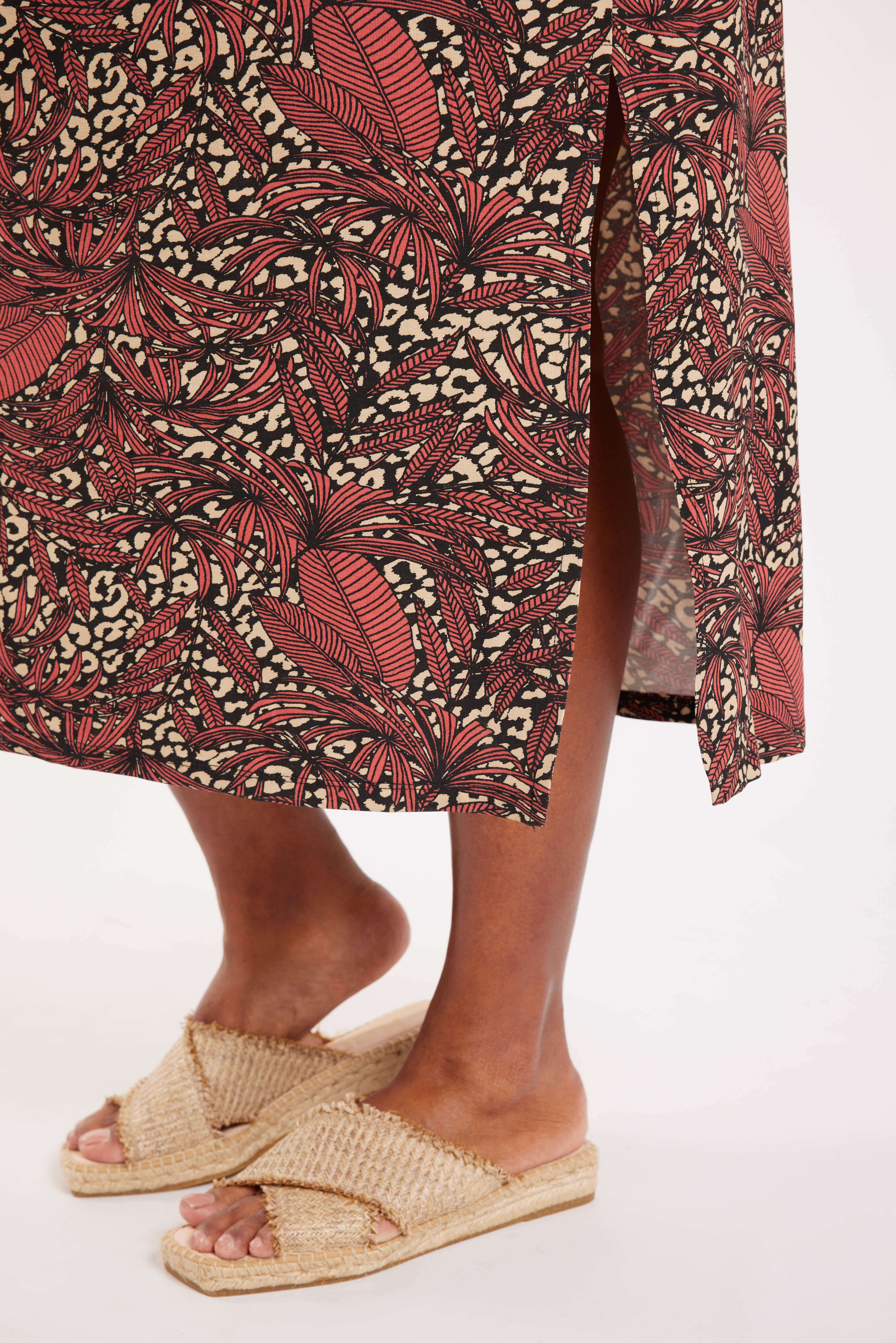 Maxi vestido con una apertura  image number 5