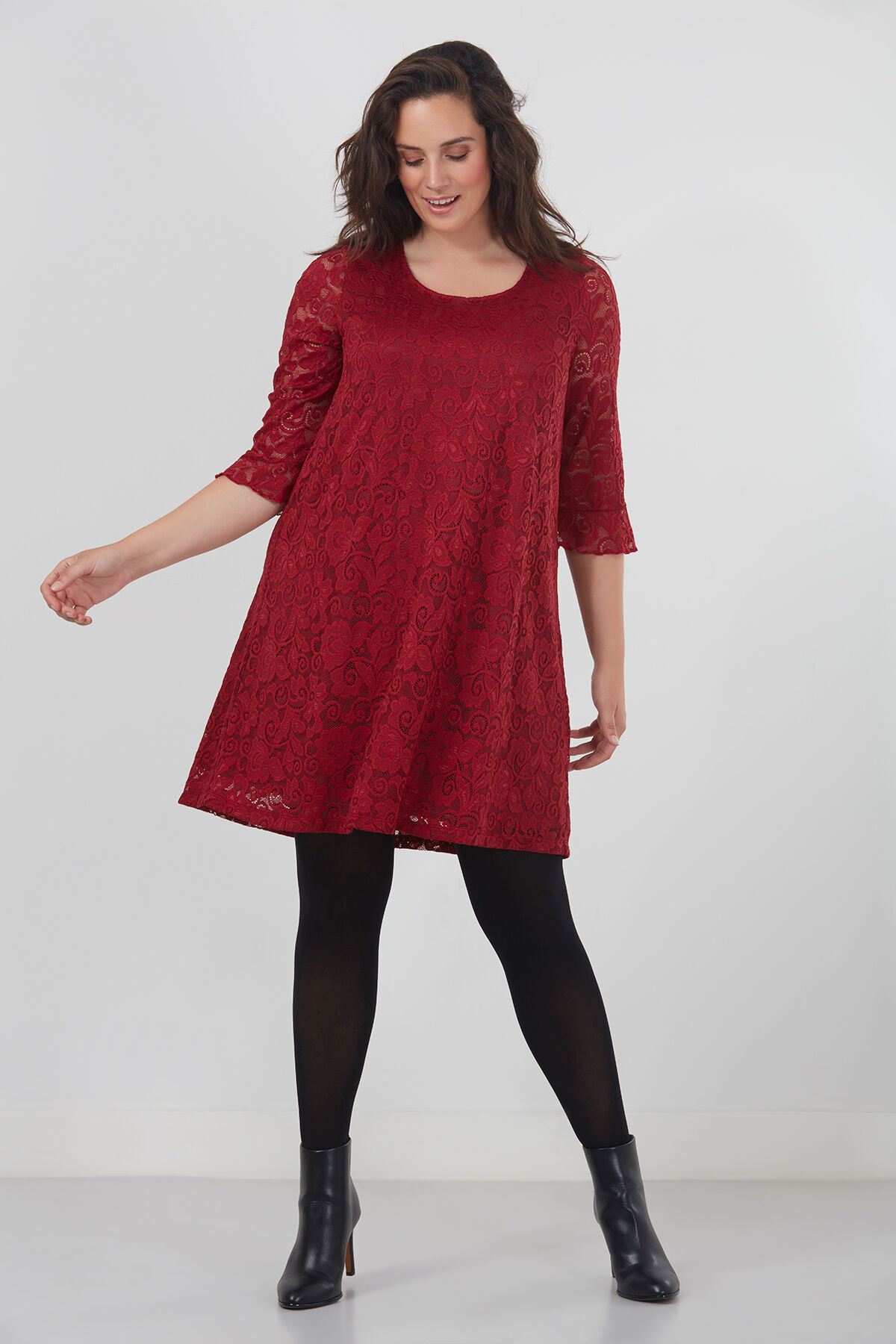 T&uacute;nica de encaje image number 3