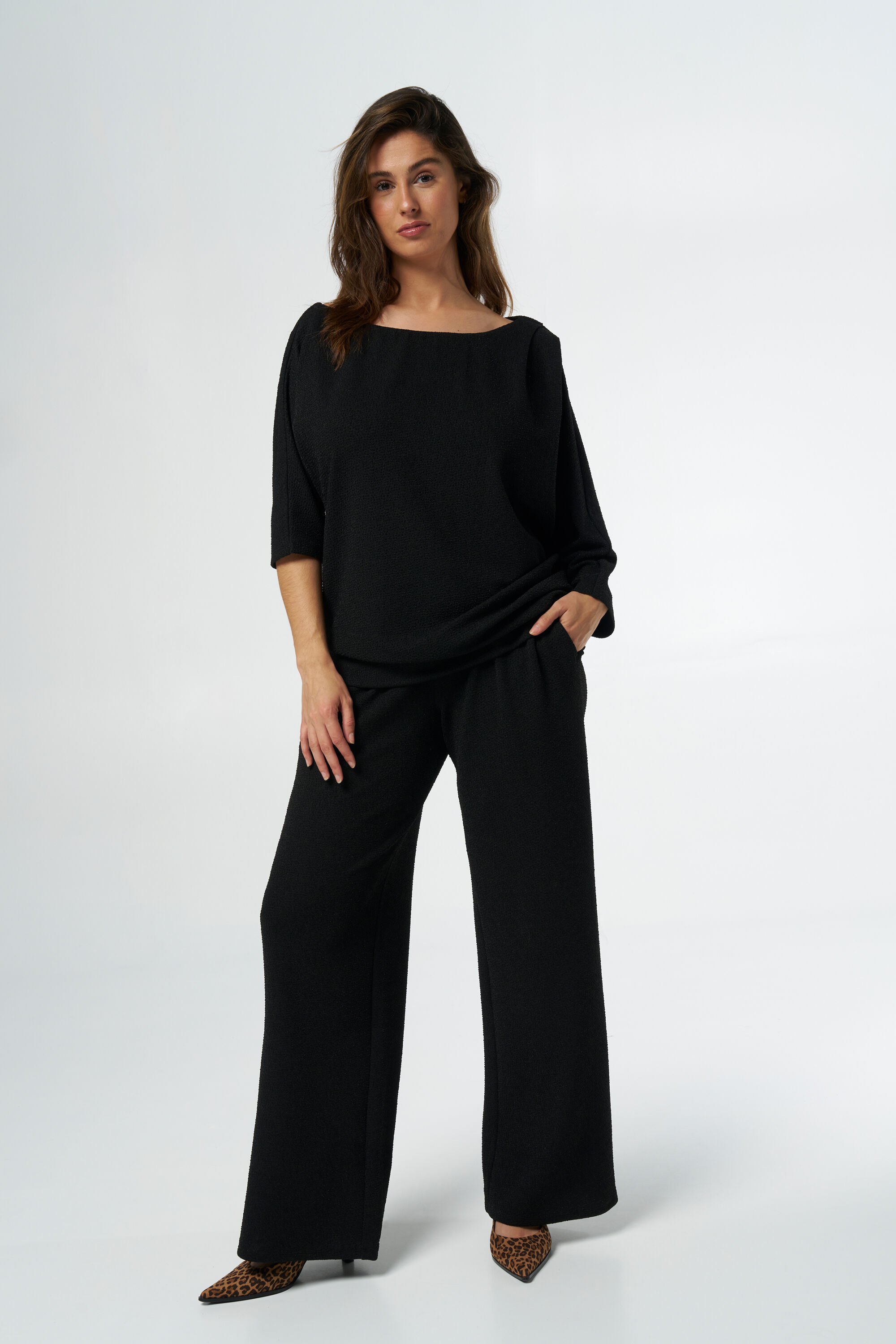 Pantalones de pernera ancha image number 6