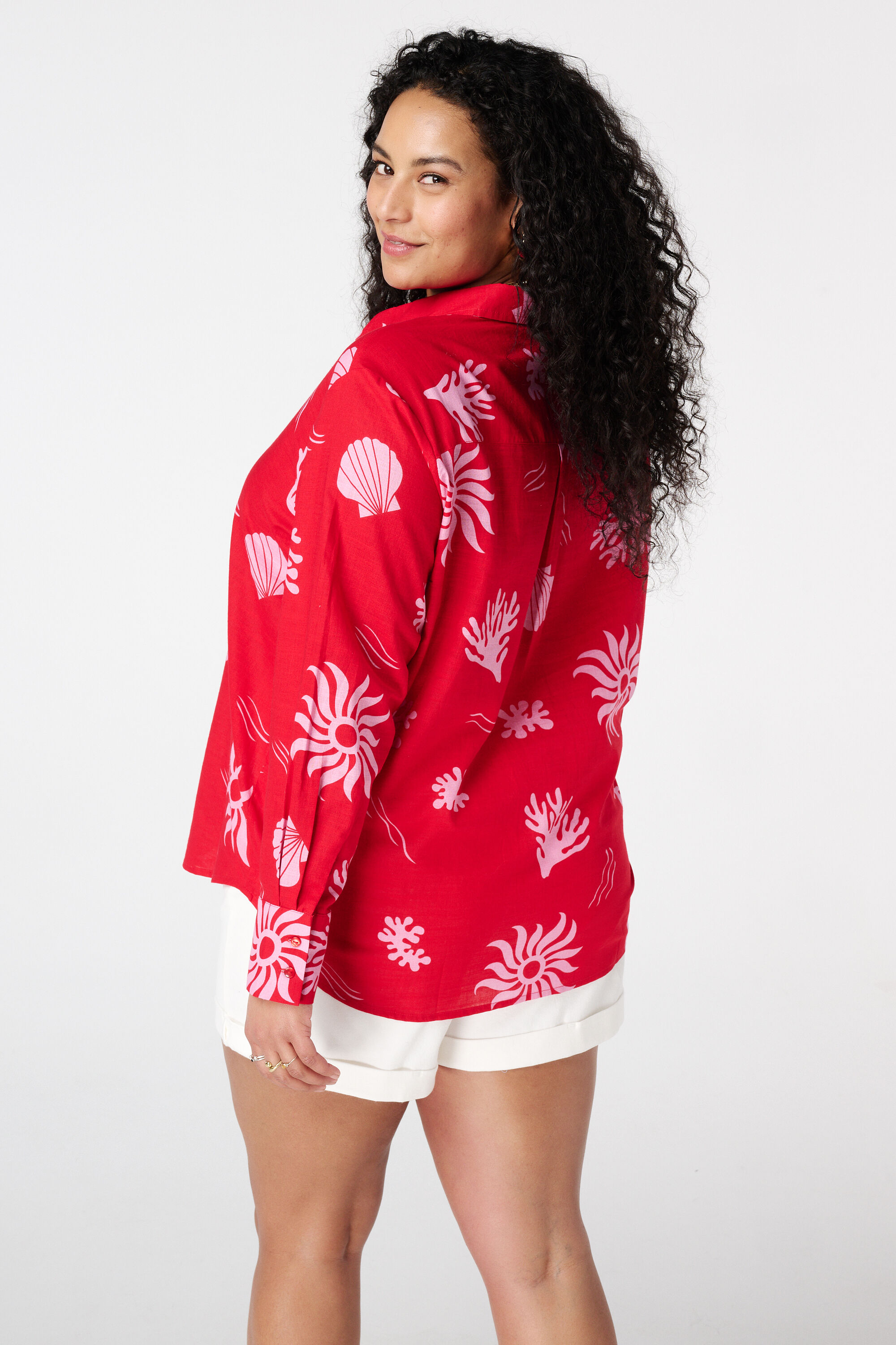 Blusa con estampado tropical image number 3