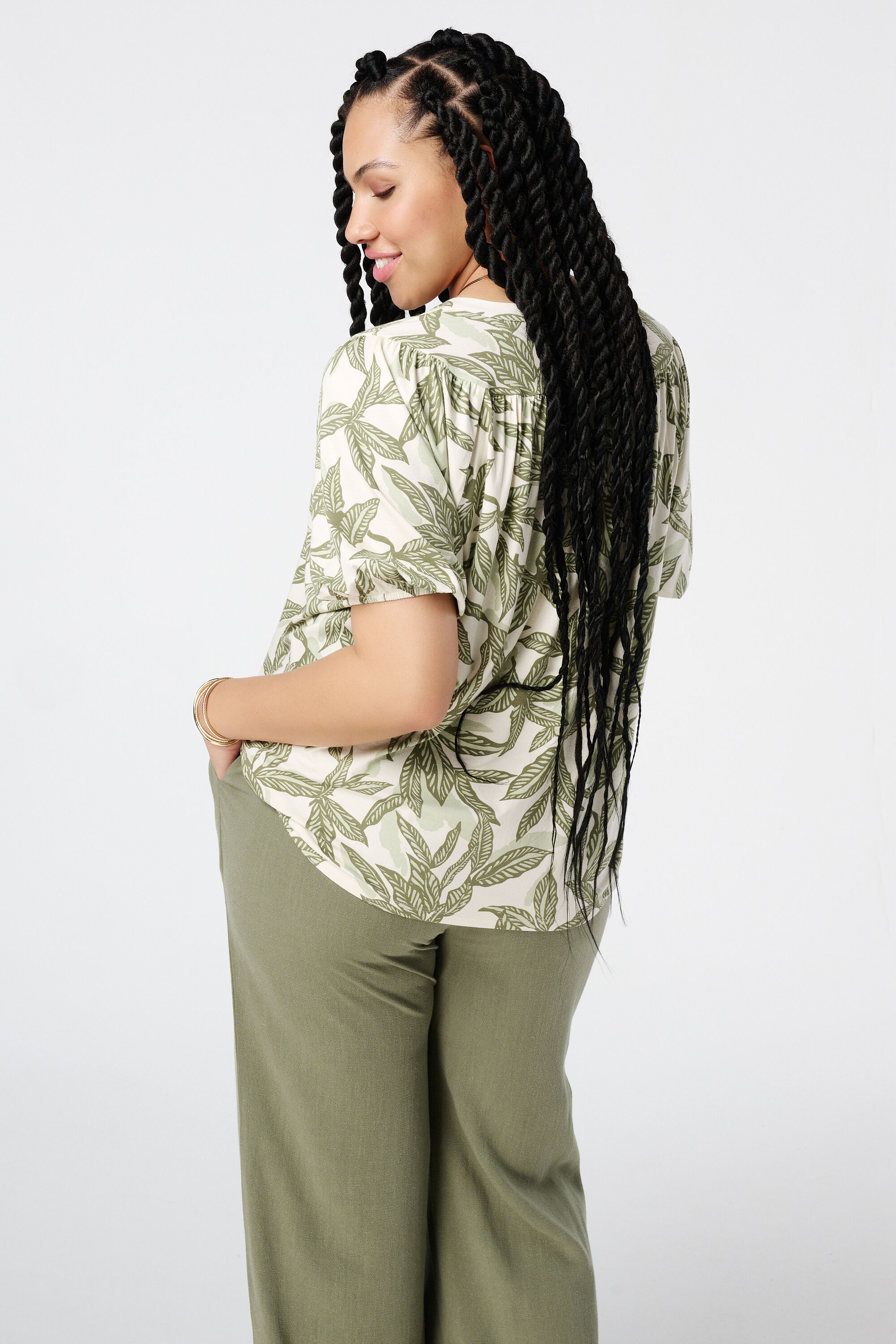 Top ligero con estampado image number 3