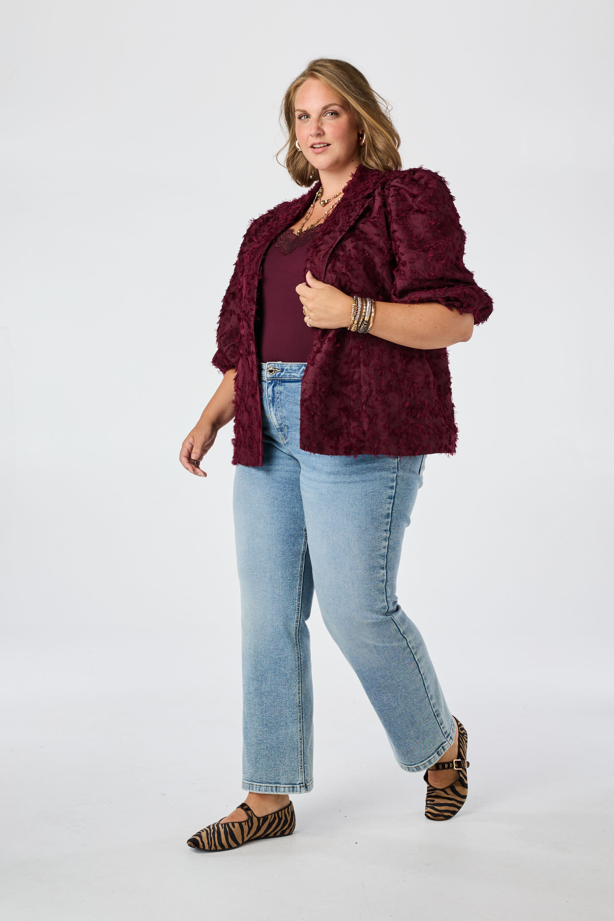 Blazer afelpado con mangas abullonadas image number 5