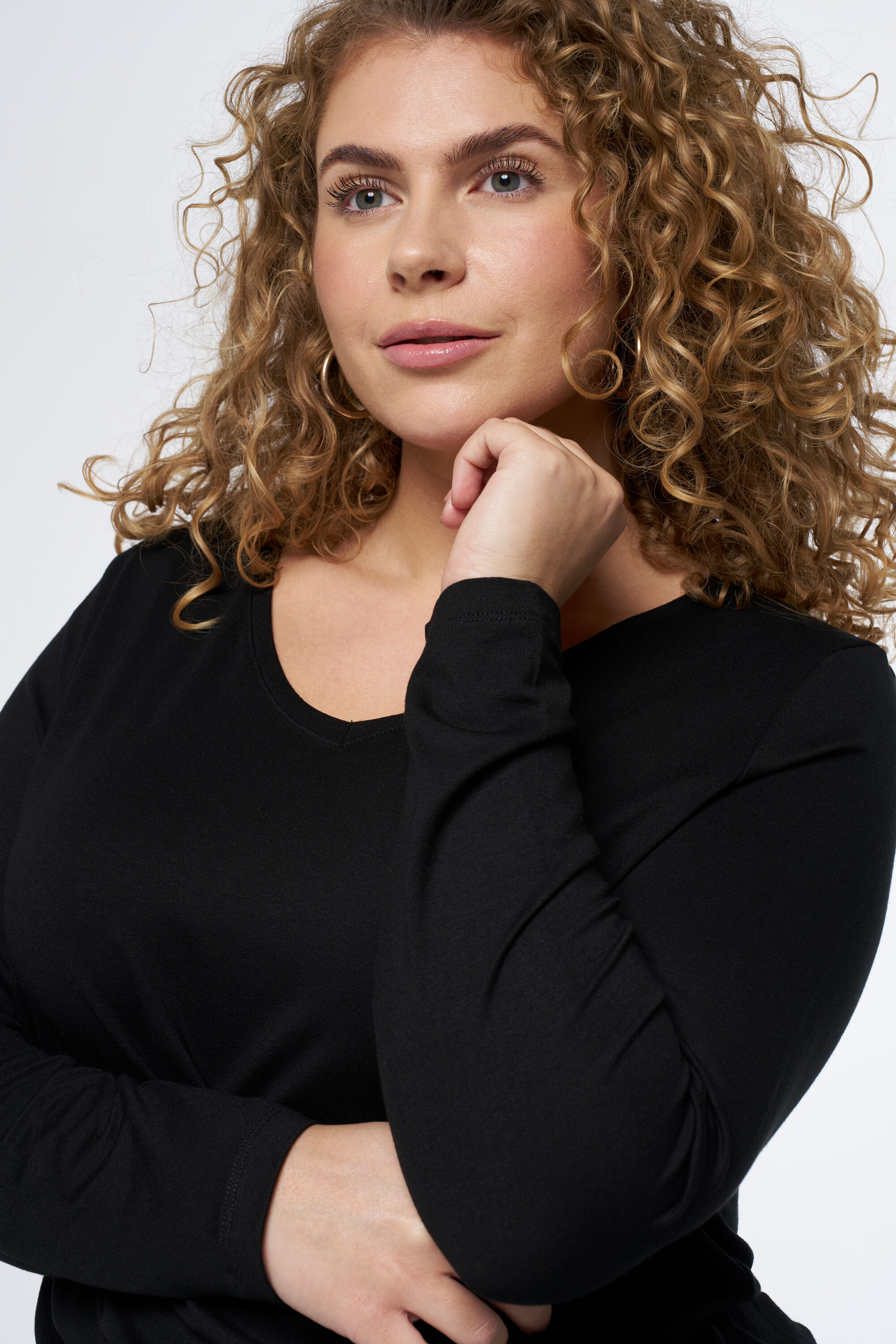 Top de manga larga y cuello en V image number 2