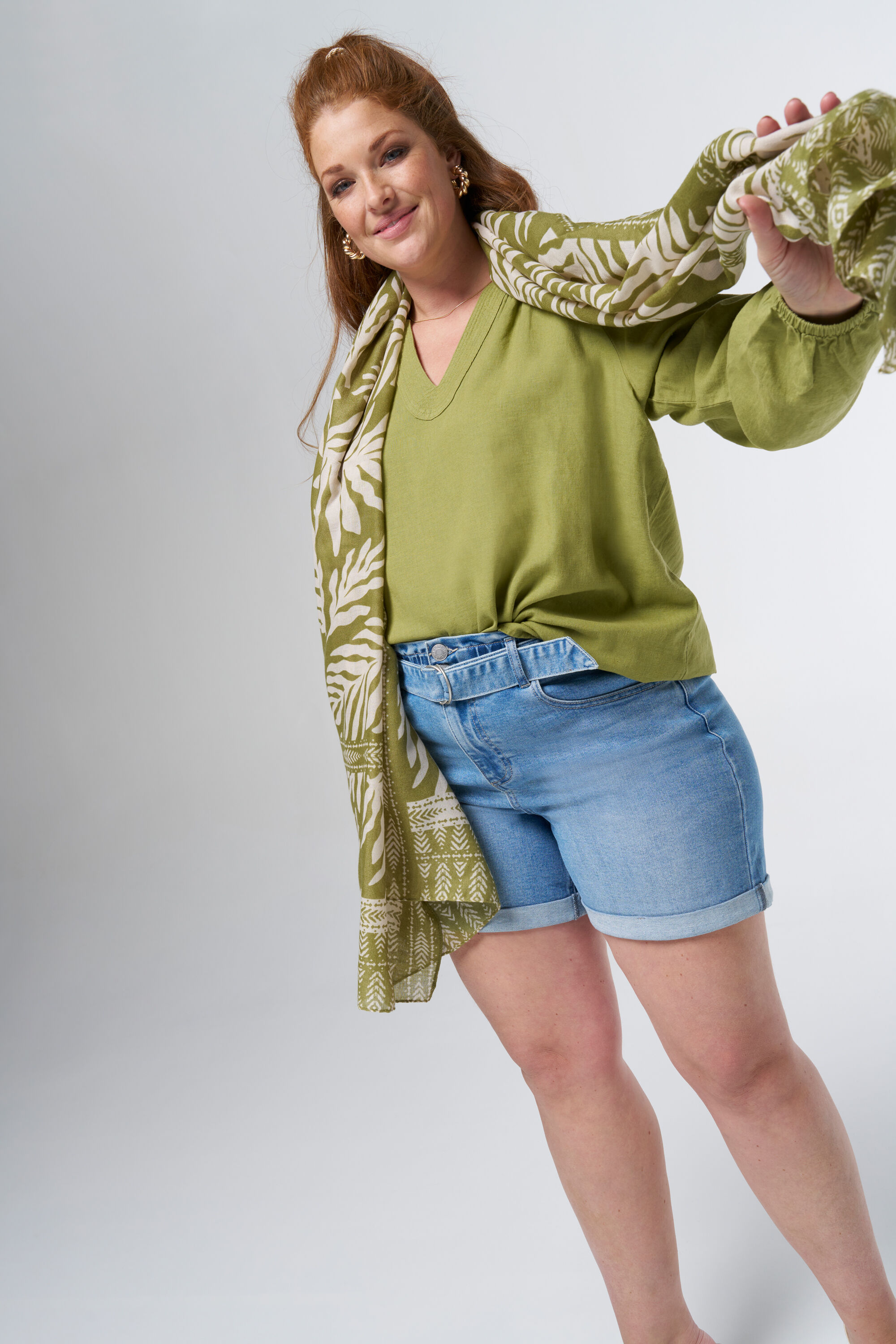 Fular con estampado  image number 2