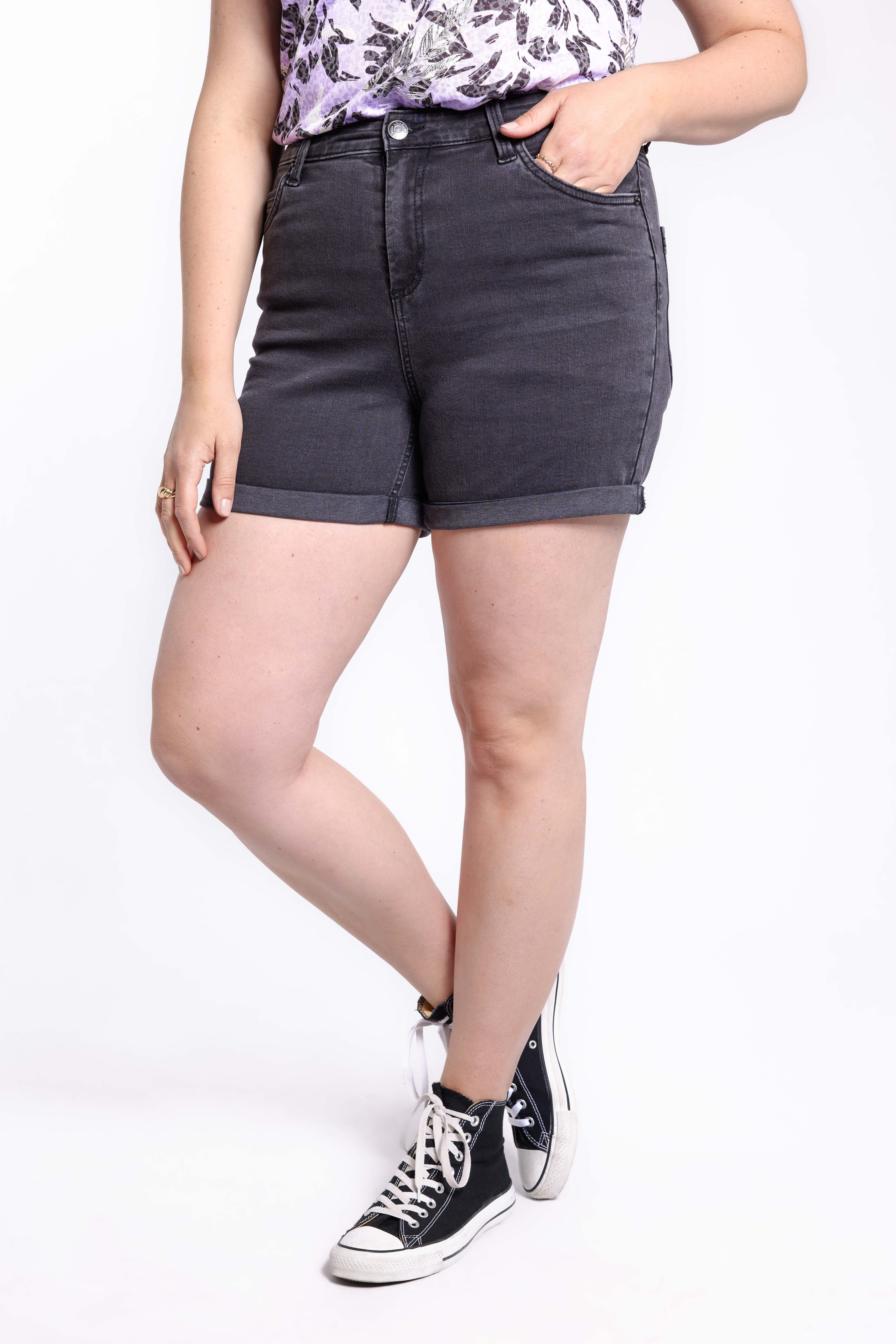 Shorts vaqueros image number 7