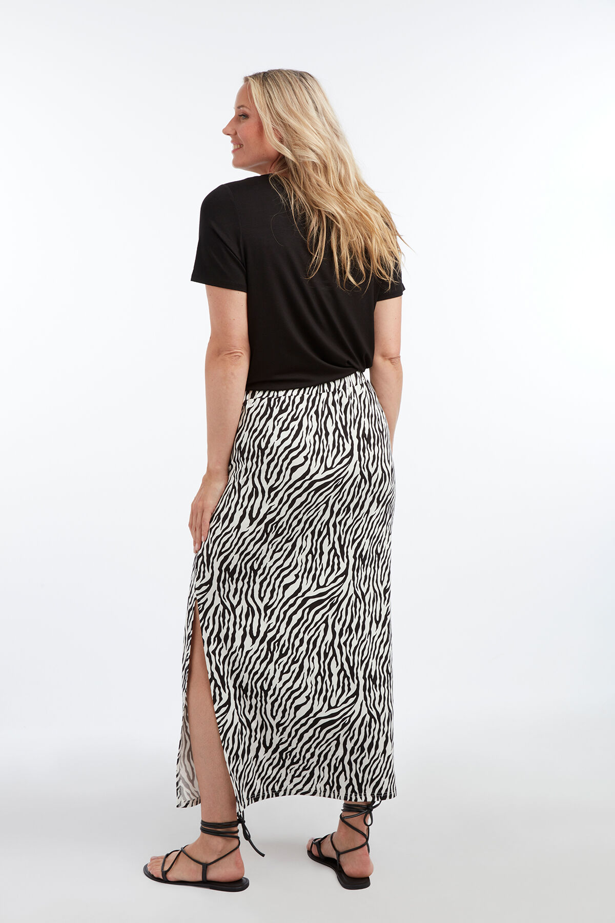 Falda larga con abertura image number 5