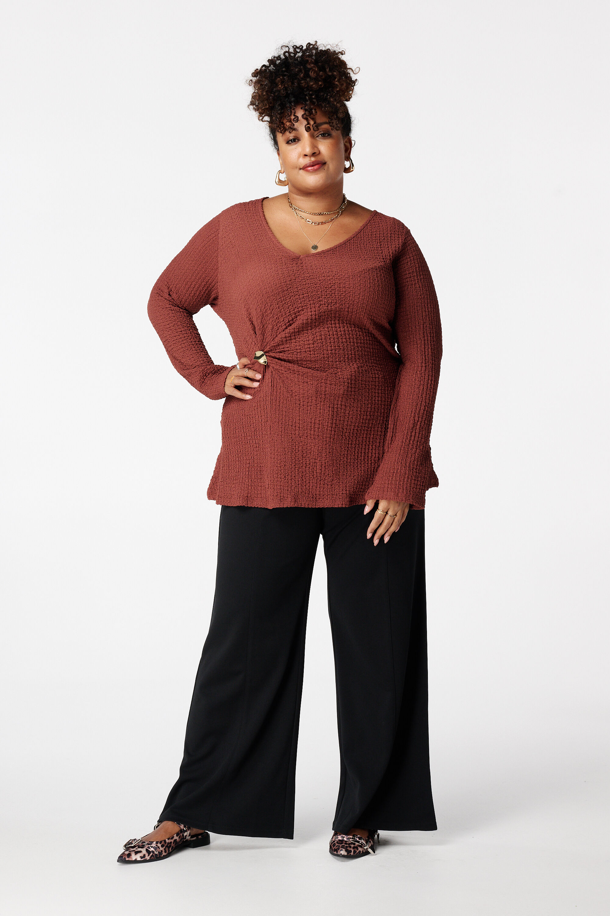 Top con detalle de nudo image number 5