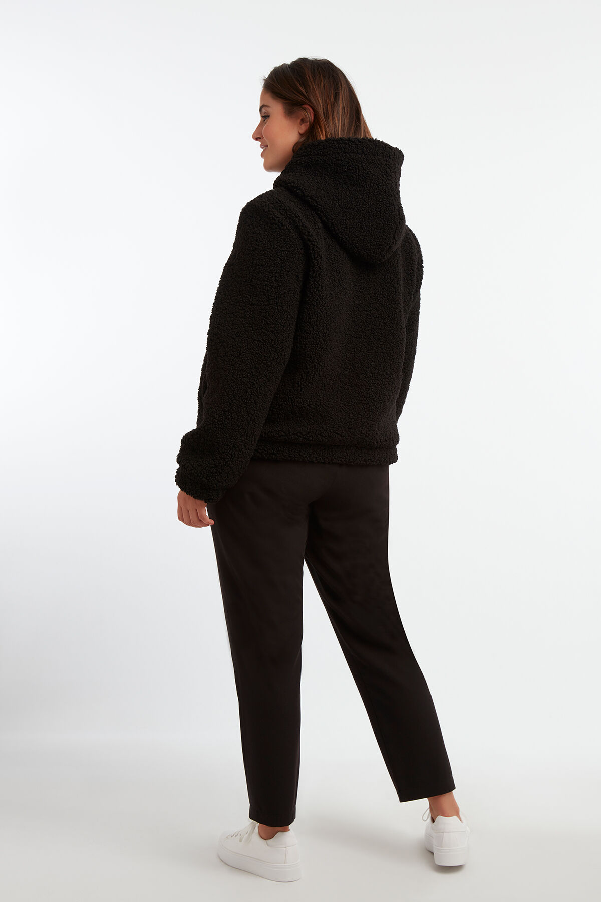 Abrigo de peluche image number 4