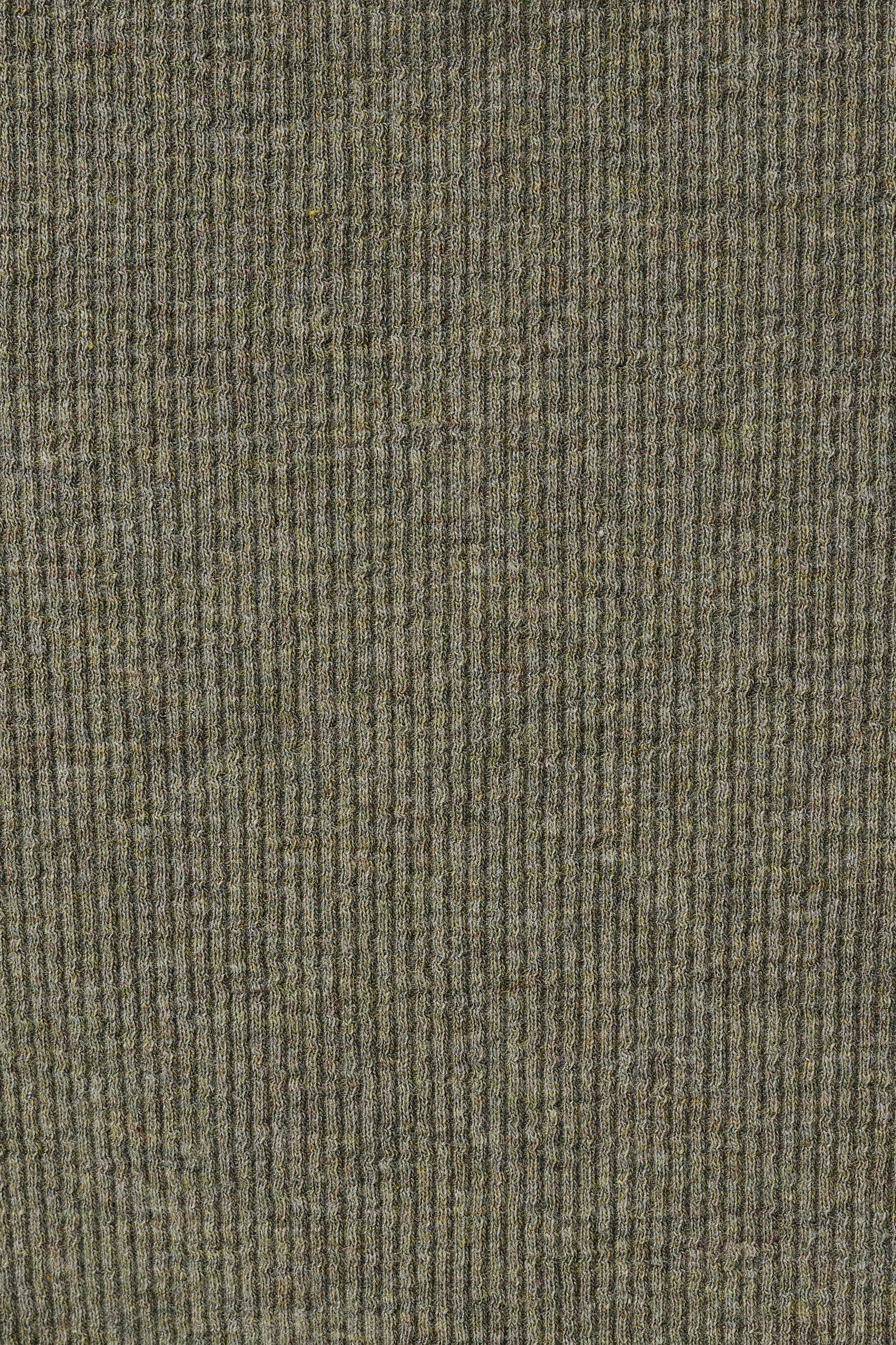 Top de canal&eacute; con escote en V image number 6