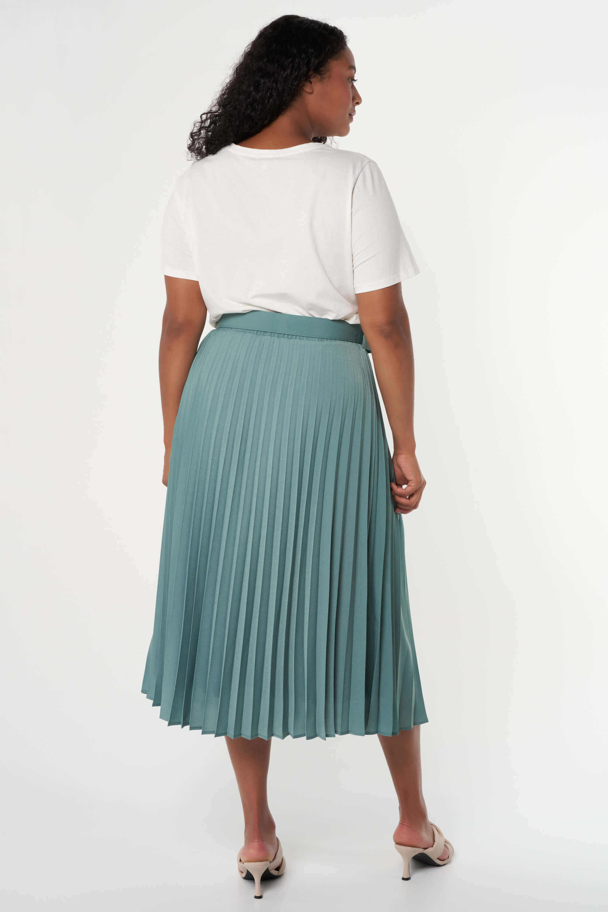 Falda midi plisada image number 4