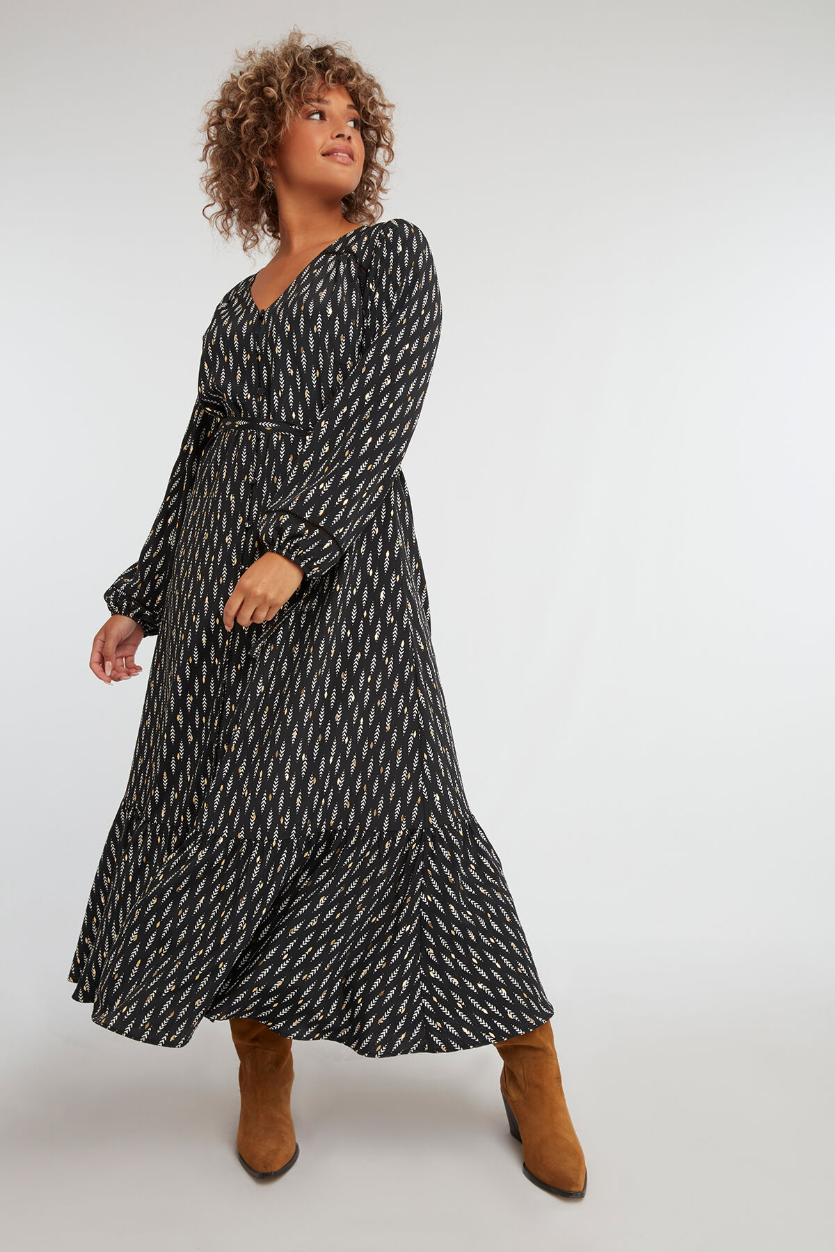 Vestido con estampado met&aacute;lico image number 4