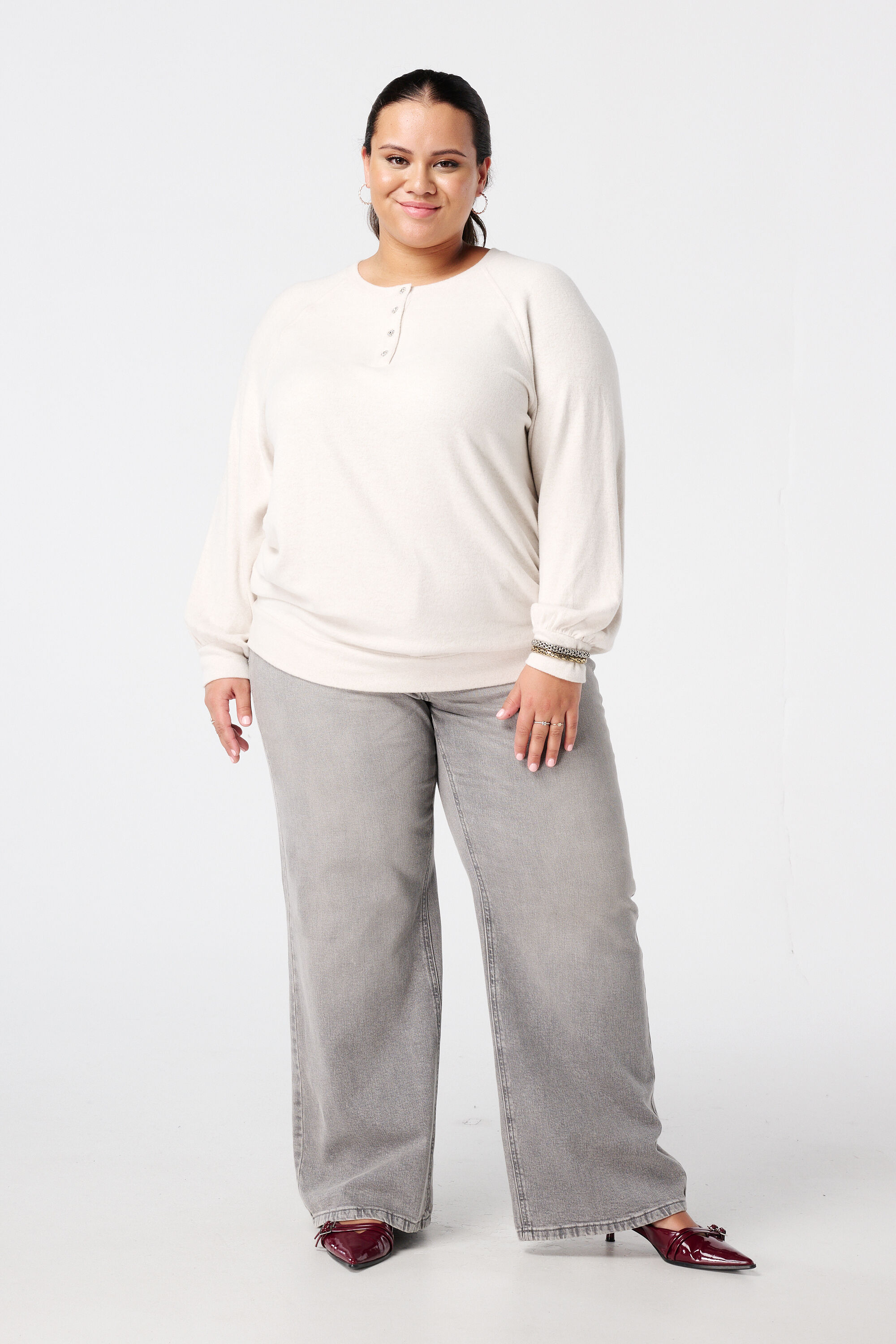 Jersey de terciopelo con botones de strass image number 5