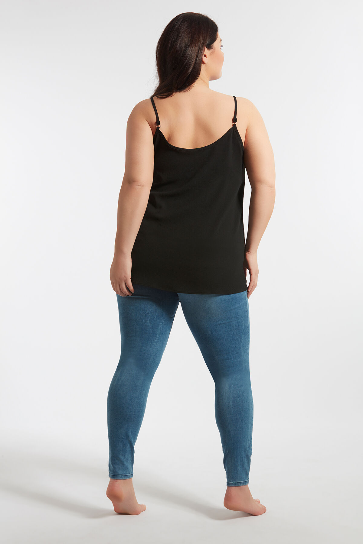 Blusa de encaje sin mangas image number 6