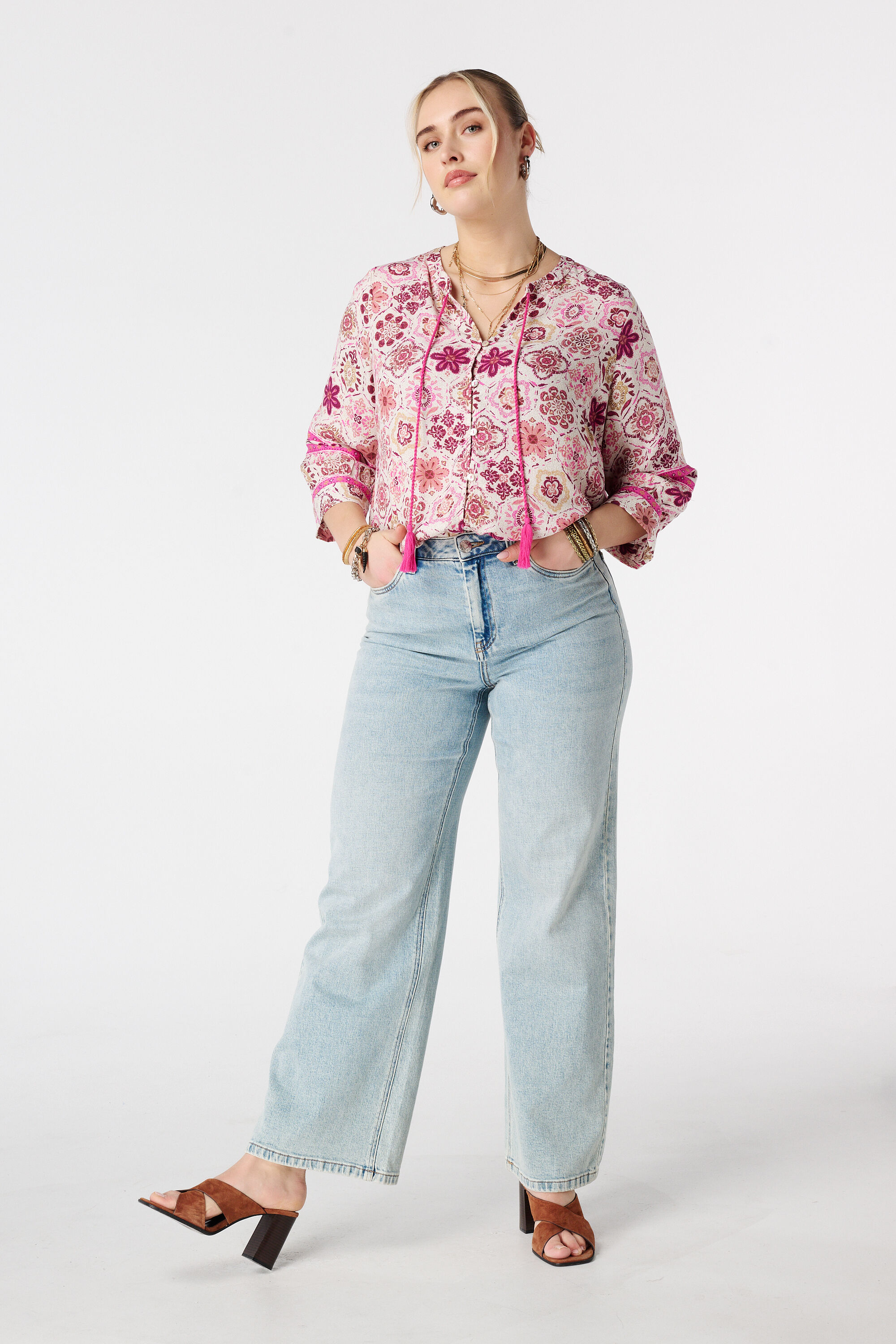 Blusa con cierre de botones image number 5