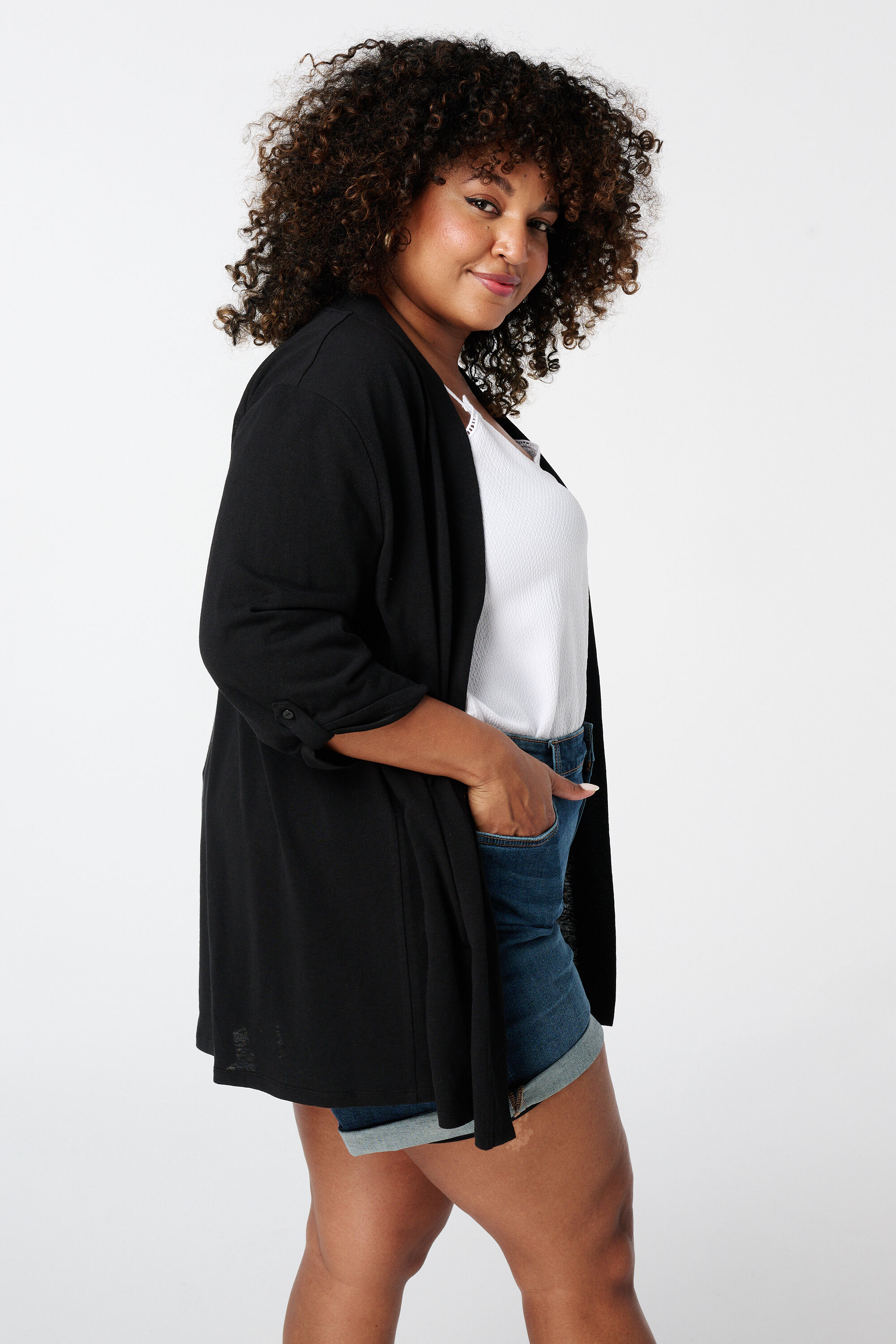 C&aacute;rdigan con manga tres cuartos image number 3