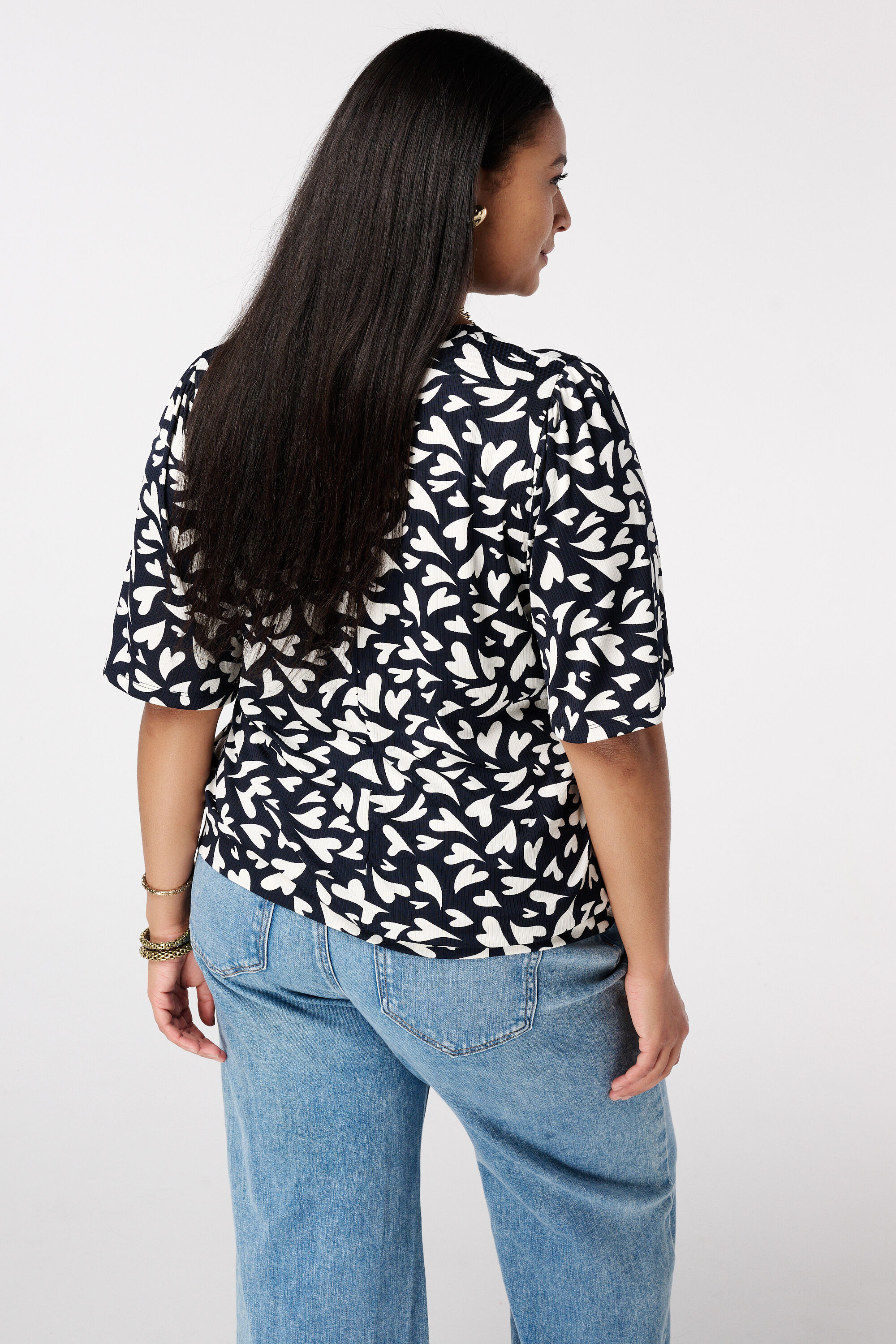 Top con mangas sueltas image number 3