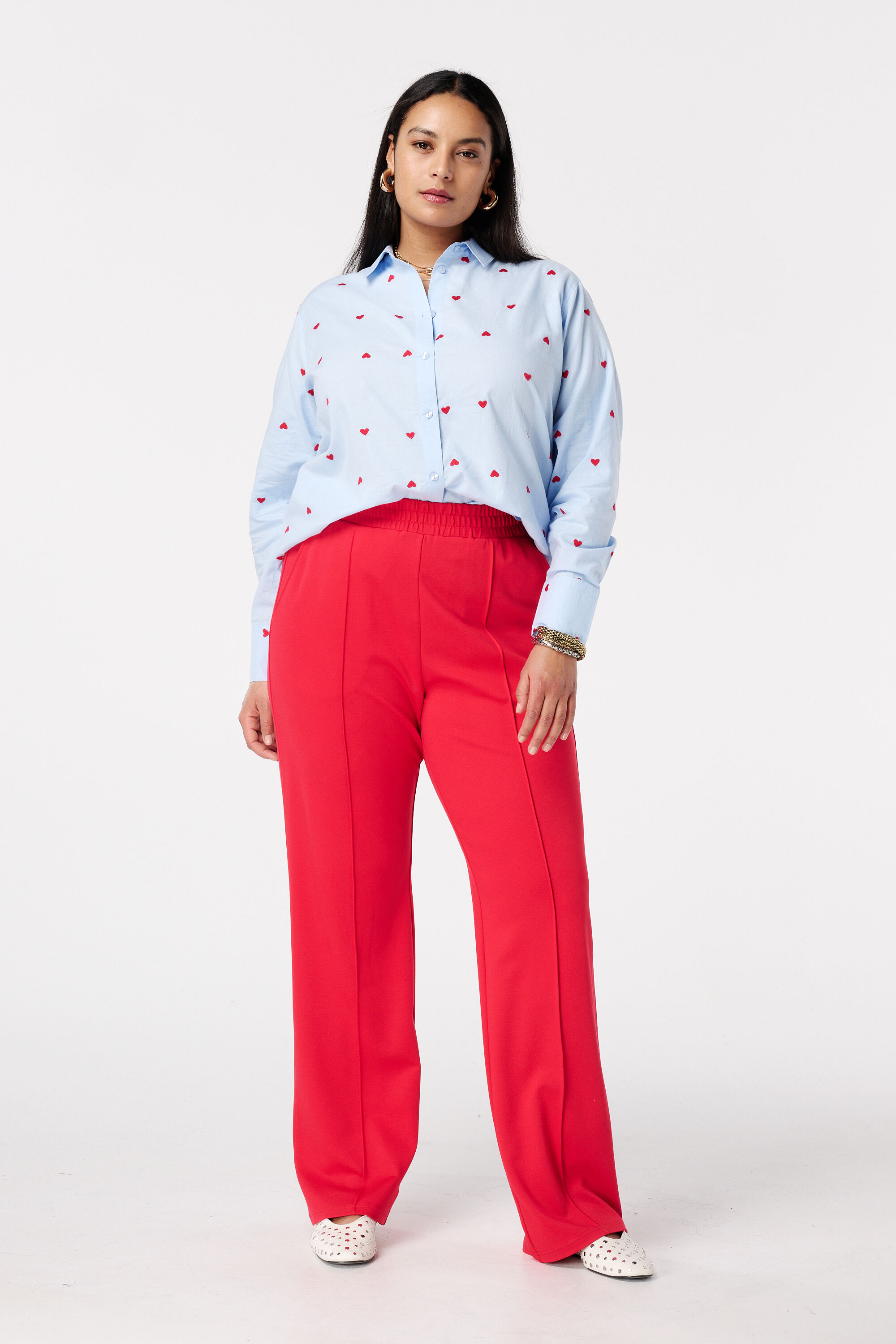 Pantal&oacute;n ancho con costuras decorativas