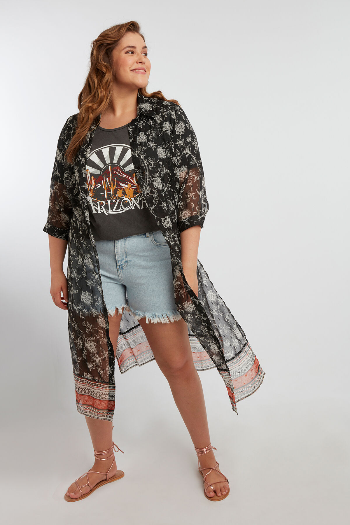 Blusa transparente con estampado de cachemira image number 3