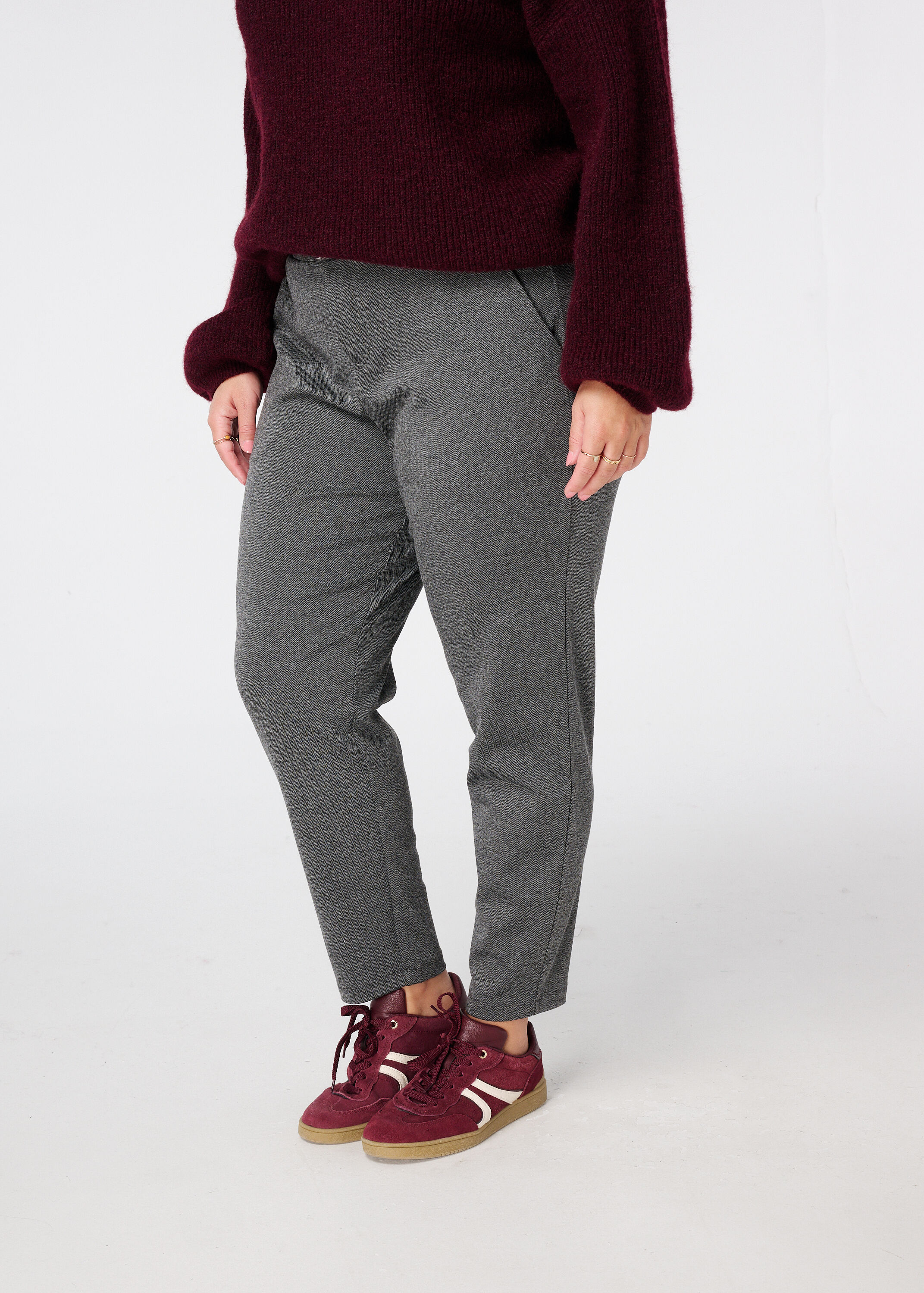 Pantal&oacute;n slim fit con cintur&oacute;n image number 5