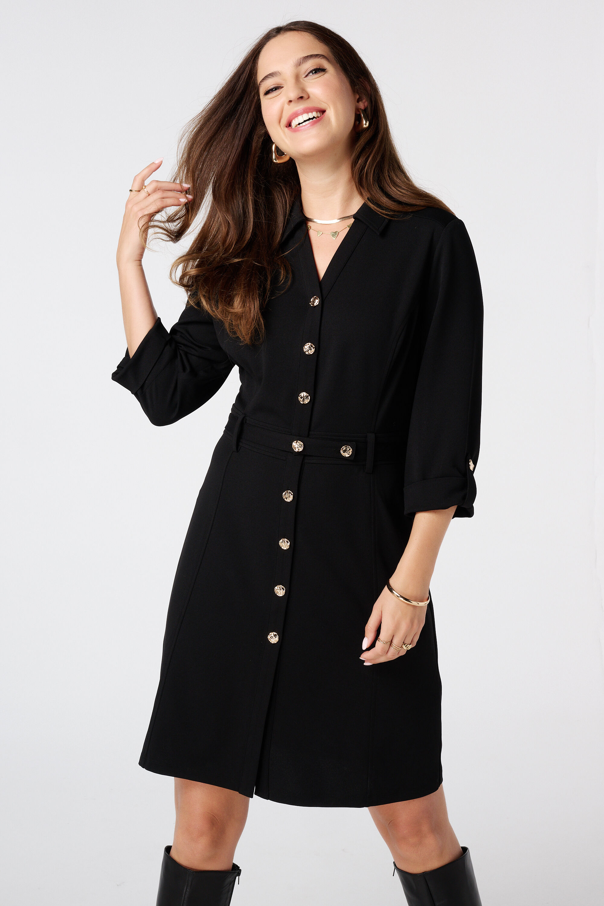 Vestido con botones decorativos image number 5