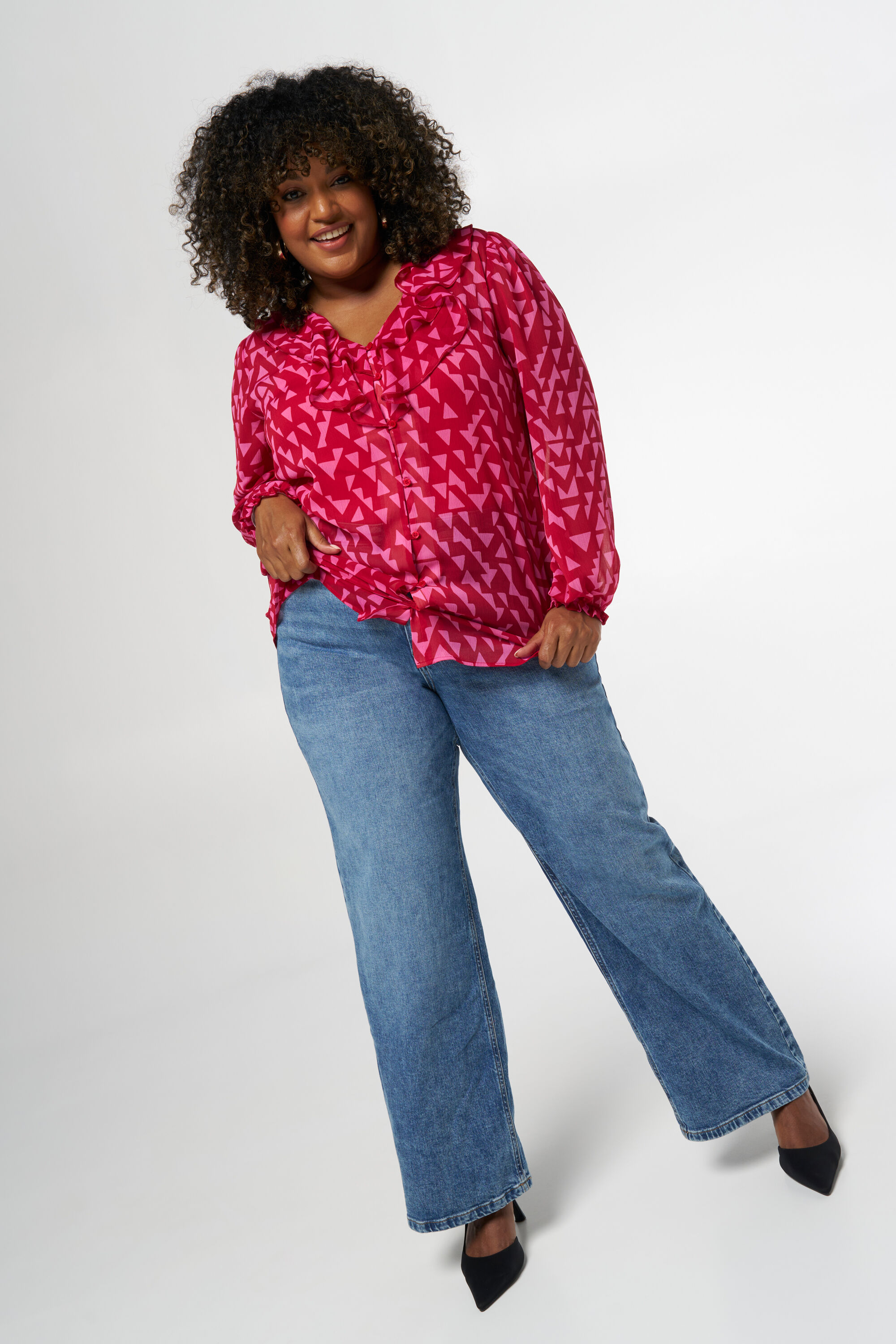 Blusa con volantes  image number 5