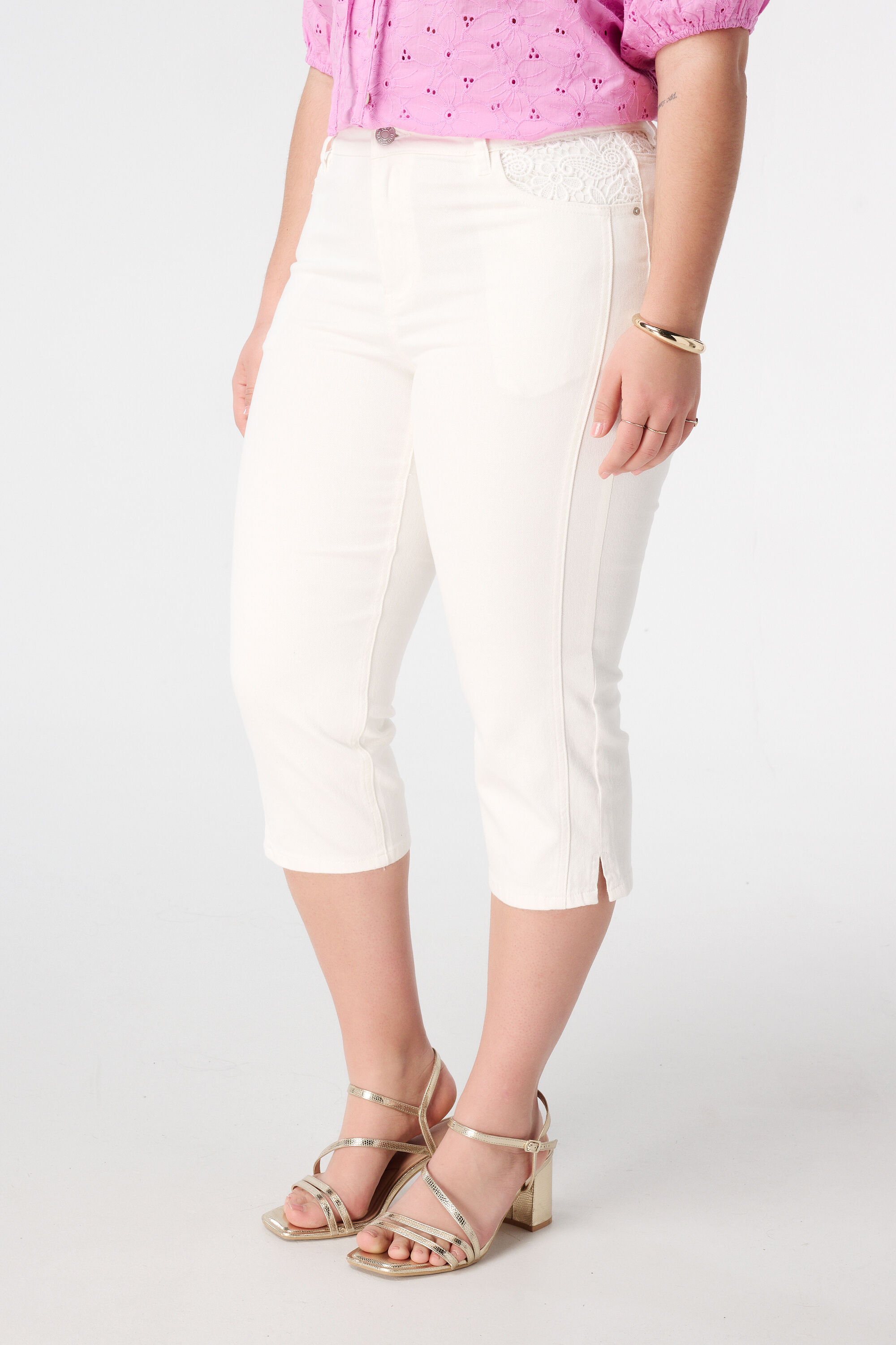 Capri denim con detalles de encaje image number 5