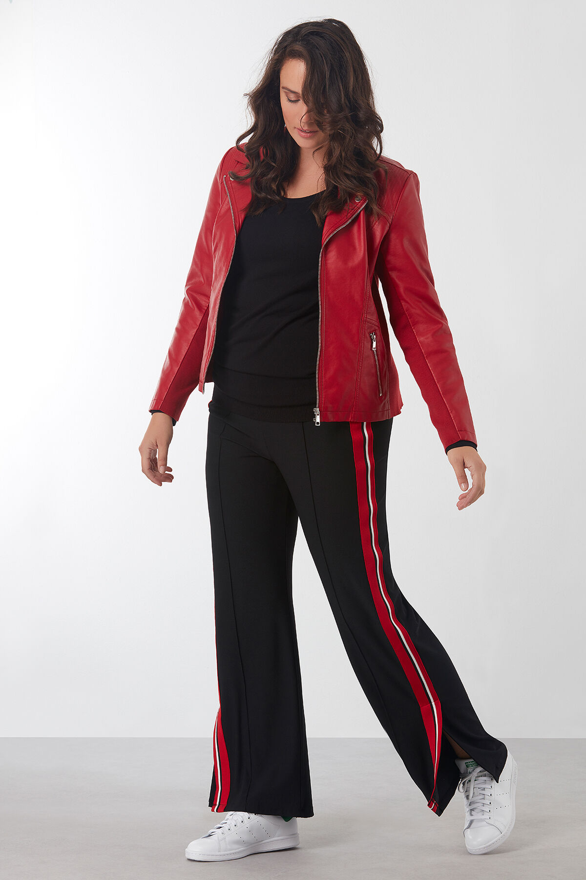Chaqueta de cuero sint&eacute;tico image number 4