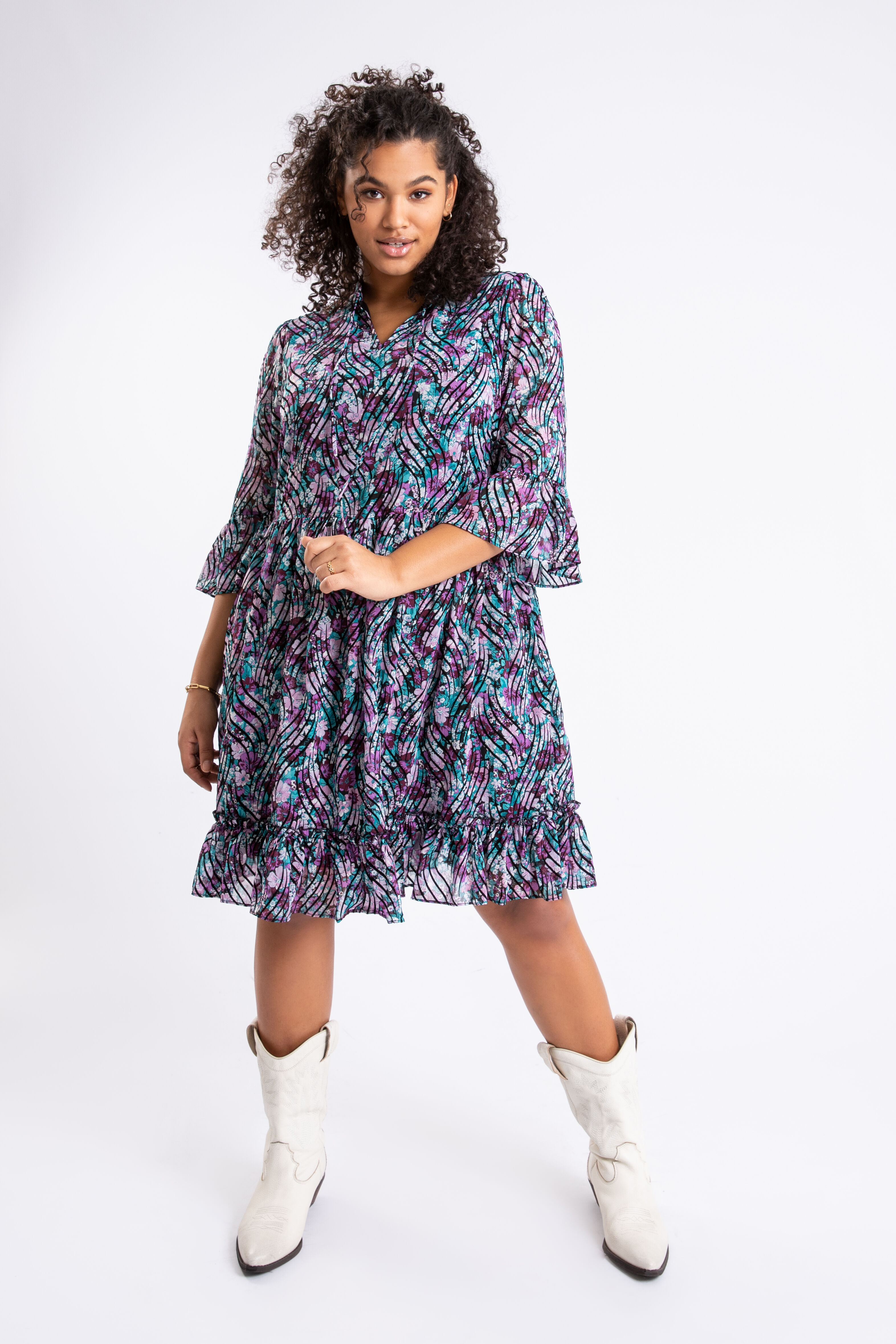 Vestido con estampado floral y volantes image number 6