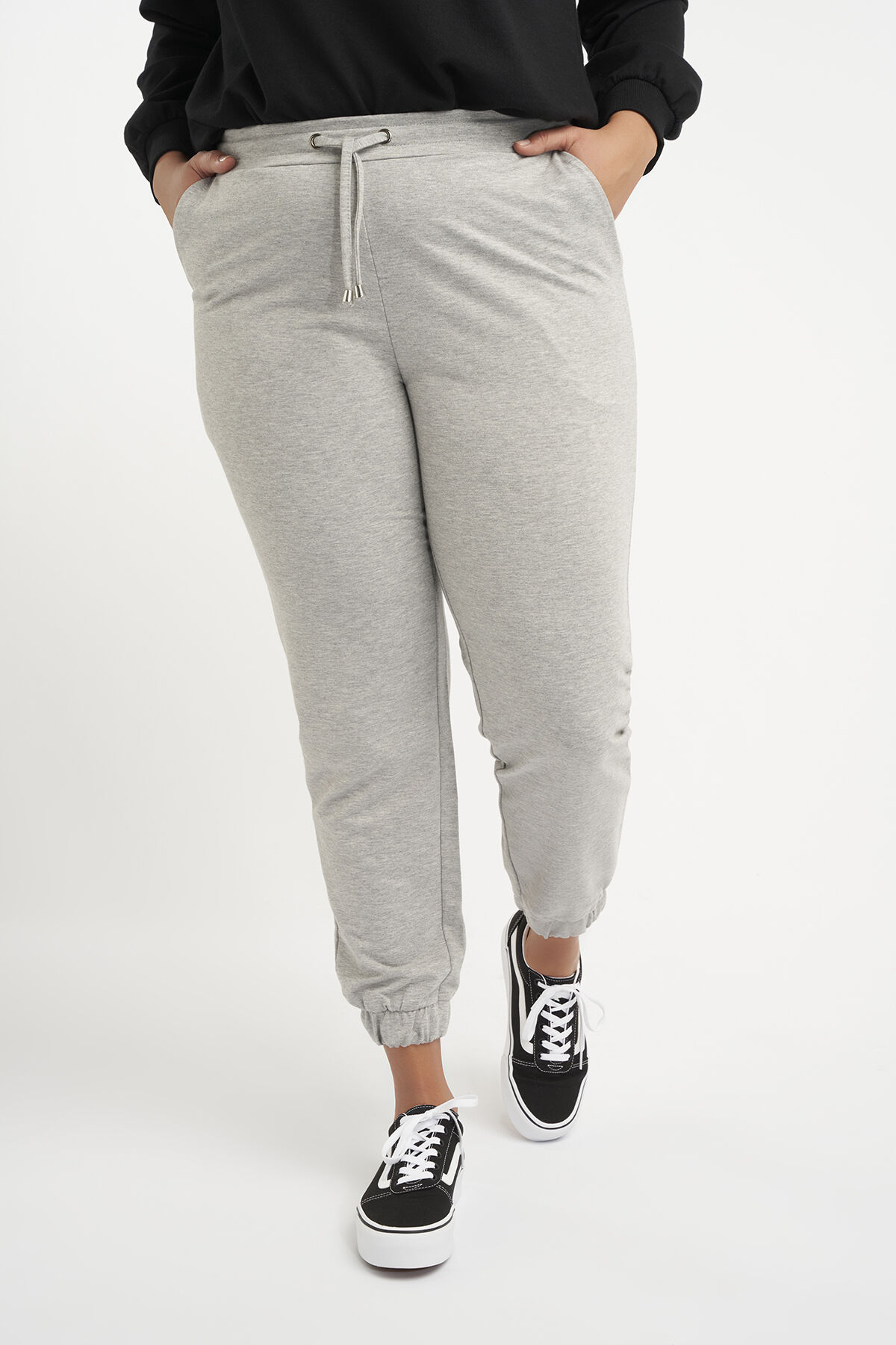 Pantalones jogger image number 4