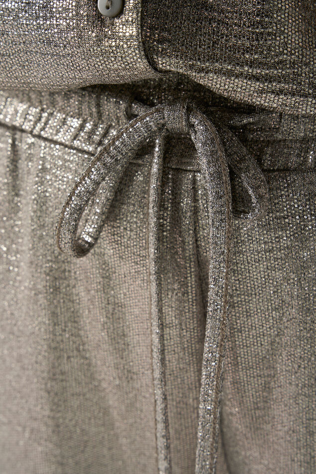 Pantalones de pernera ancha con tejido brillante image number 4