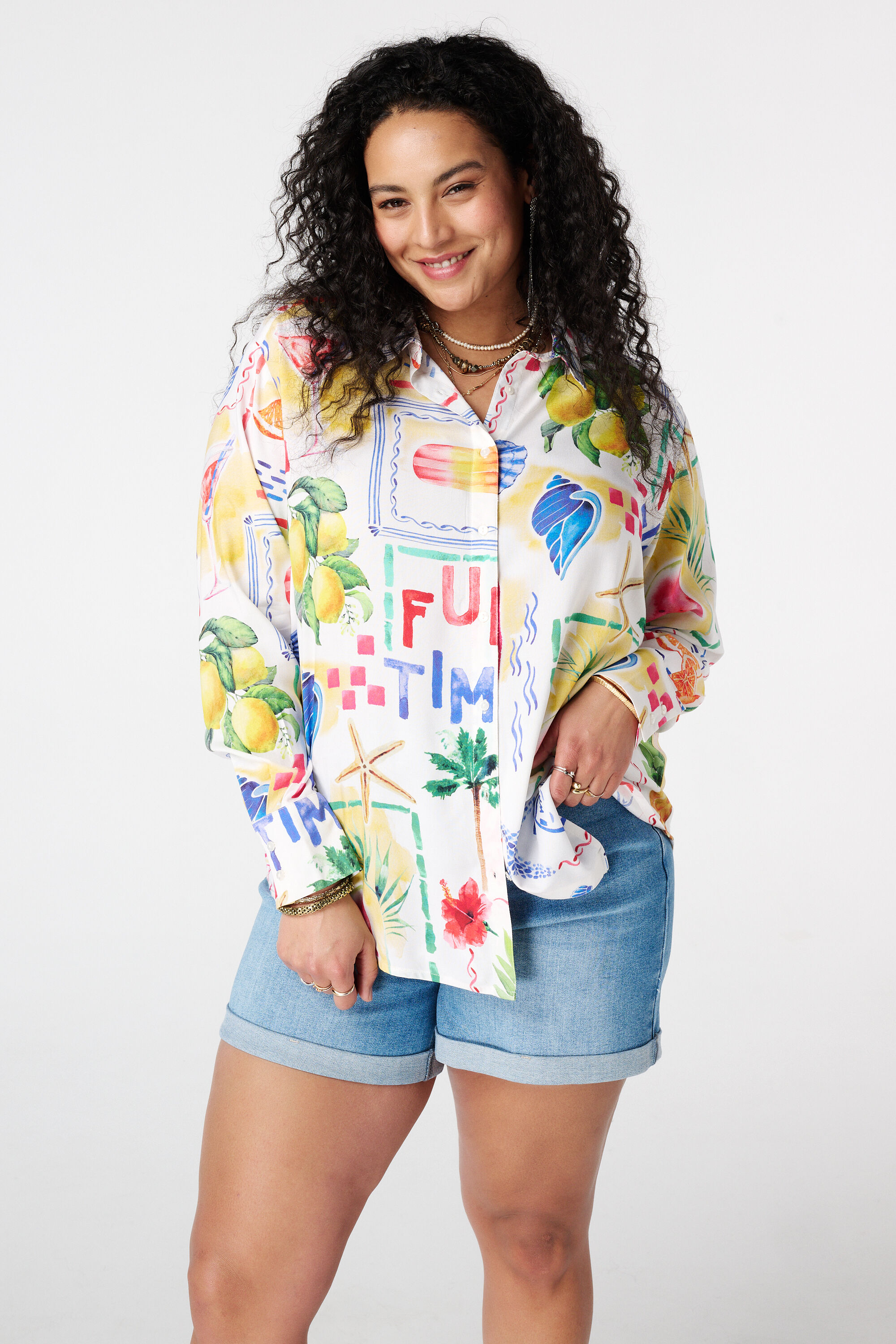 Blusa con estampado tropical