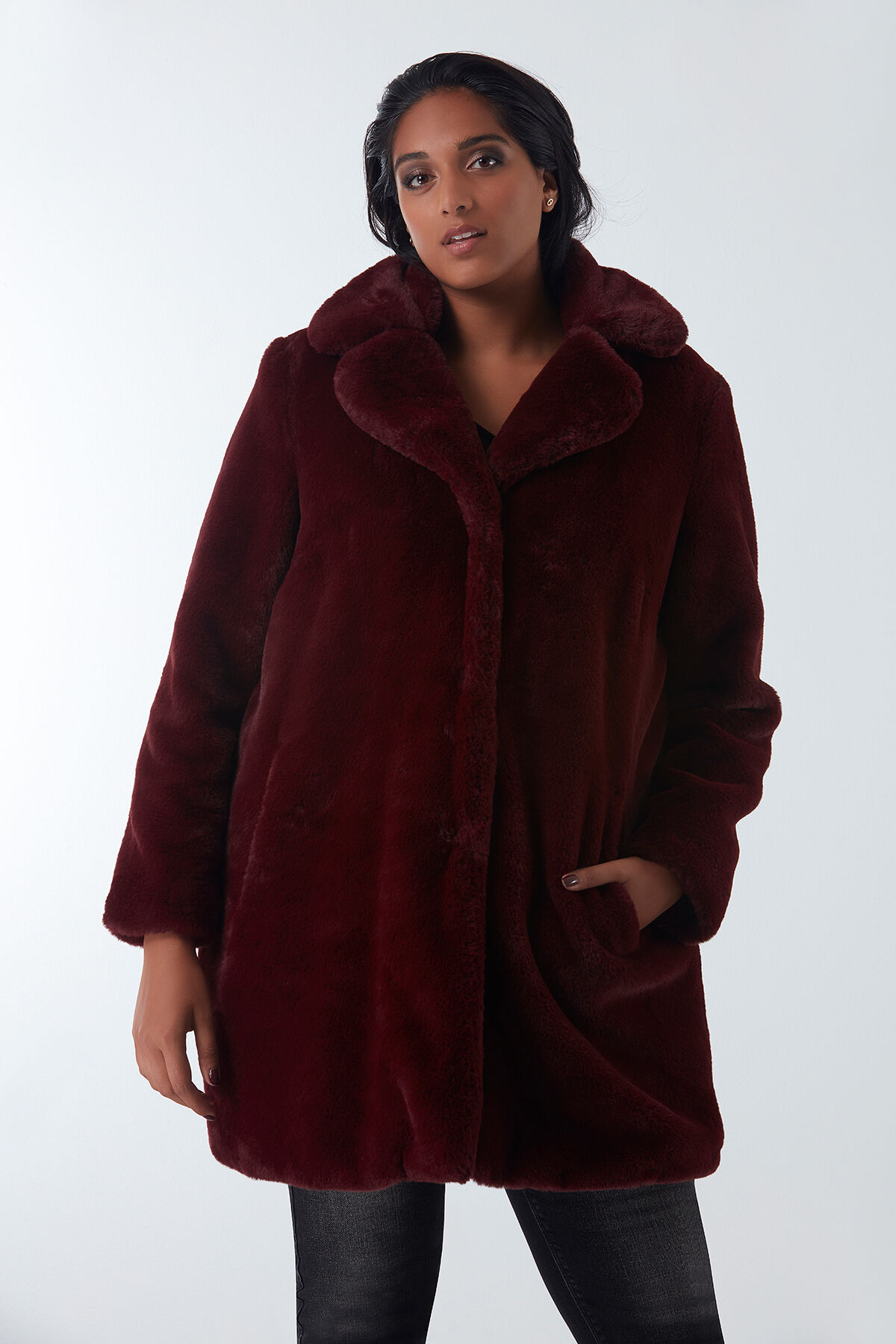 Abrigo de pelo sint&eacute;tico image number 6