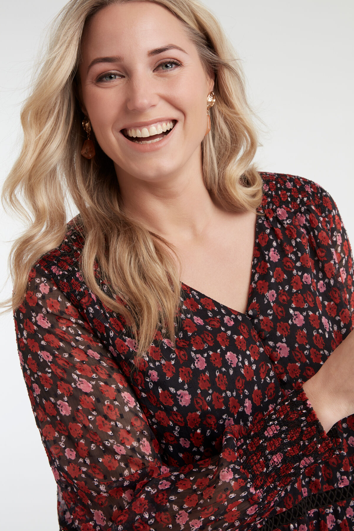 Vestido de flores con detalles fruncidos   image number 4